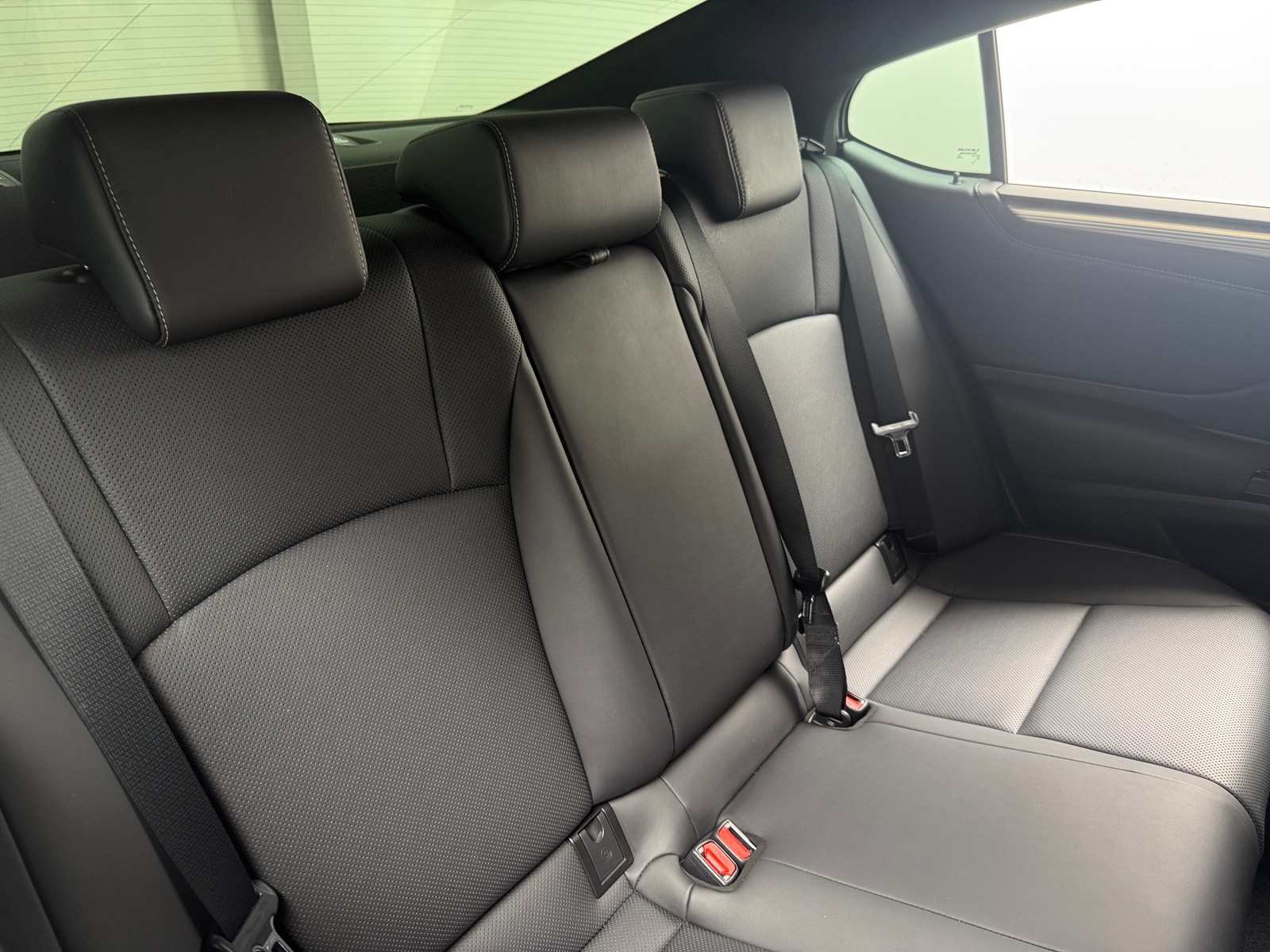 Thumbnail: 2022 Lexus ES - 5