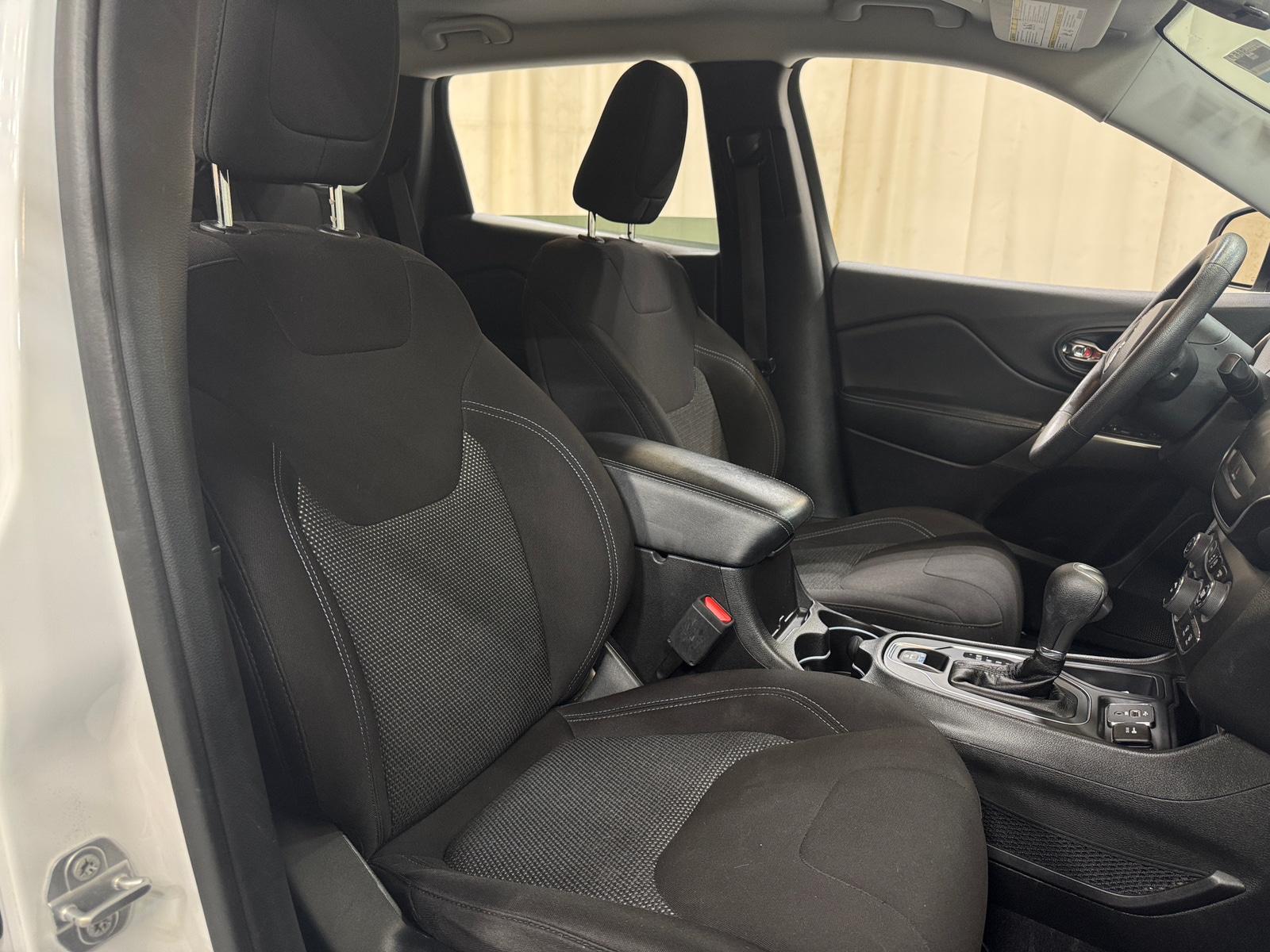 Thumbnail: 2019 Jeep Cherokee - 2