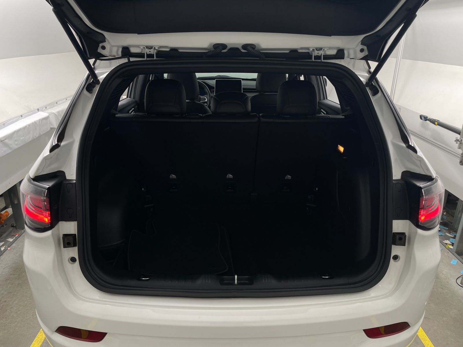 Thumbnail: 2022 Jeep Compass - 6