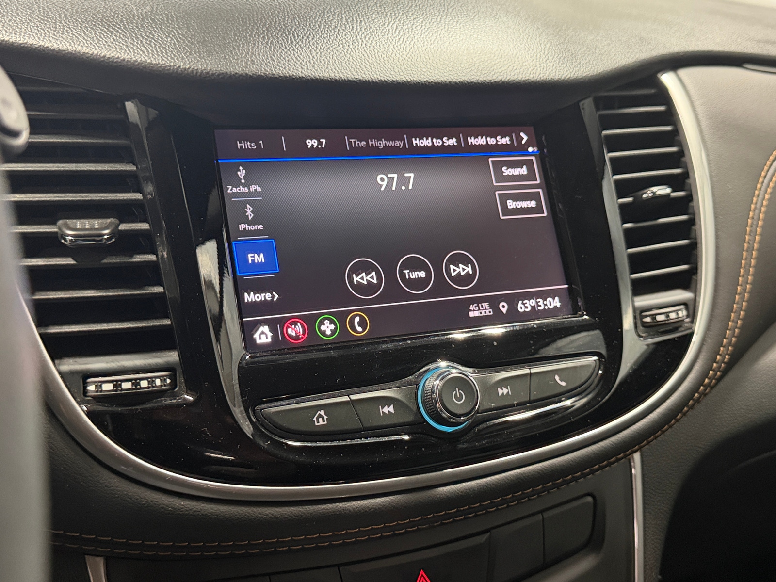 Thumbnail: 2021 Chevrolet Trax - 4