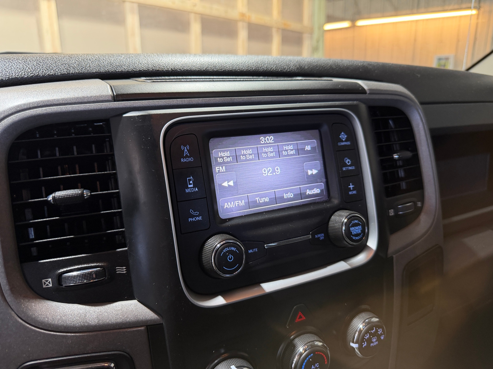 Thumbnail: 2021 RAM 1500 Classic - 3