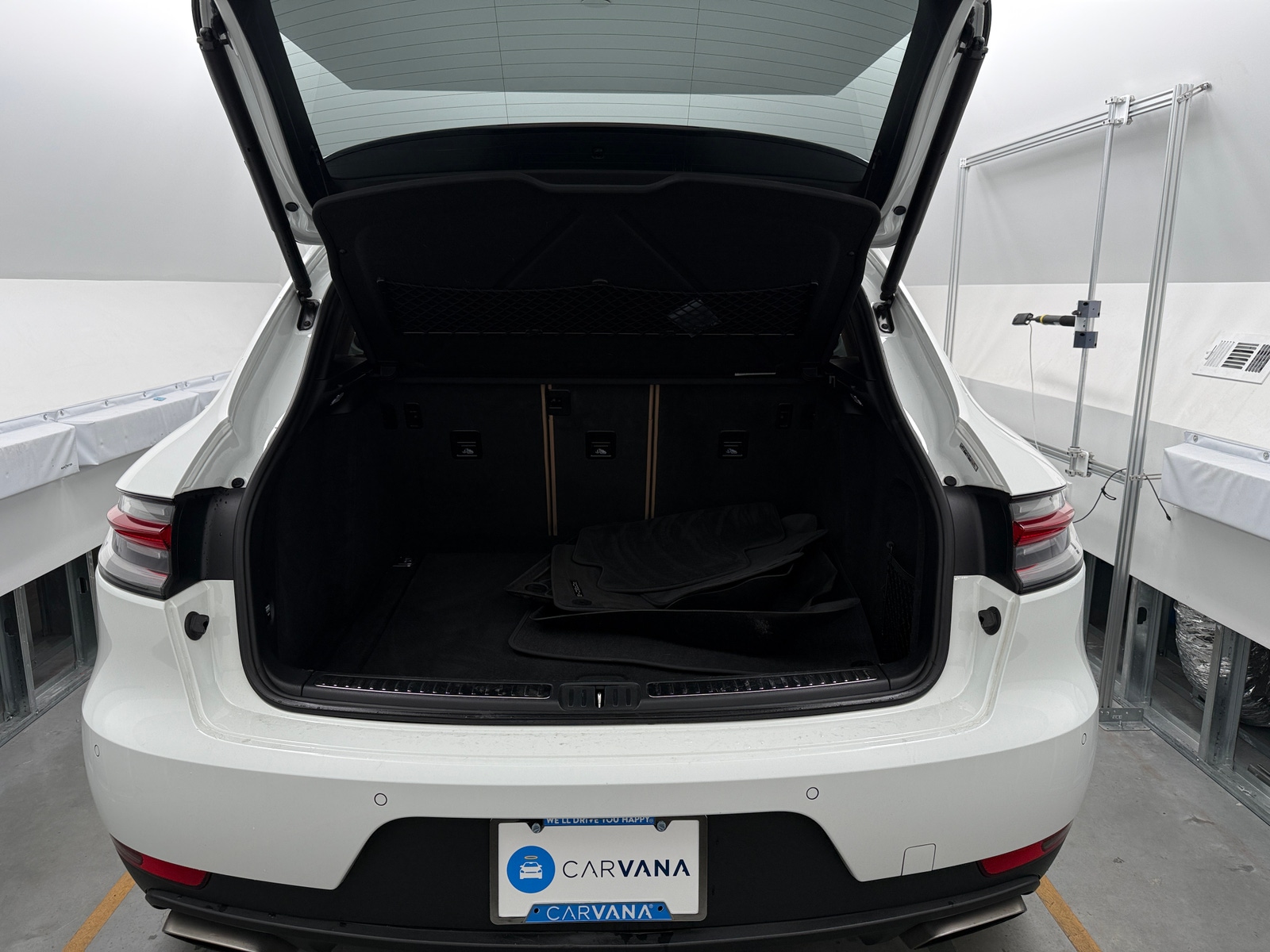 Thumbnail: 2020 Porsche Macan - 6