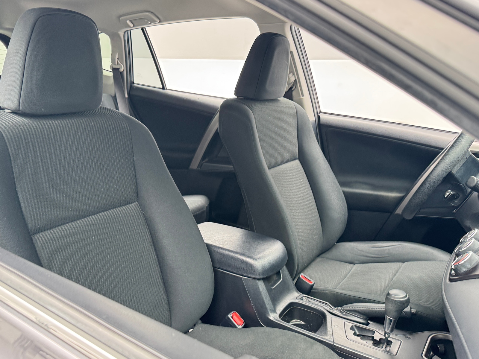 Thumbnail: 2018 Toyota RAV4 - 2