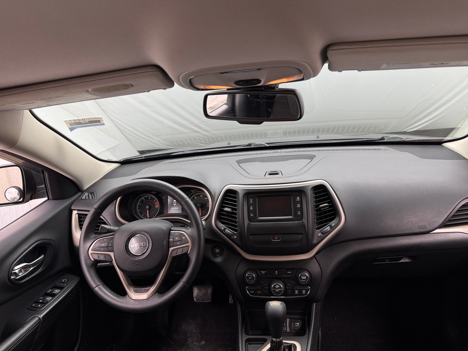 Thumbnail: 2017 Jeep Cherokee - 3
