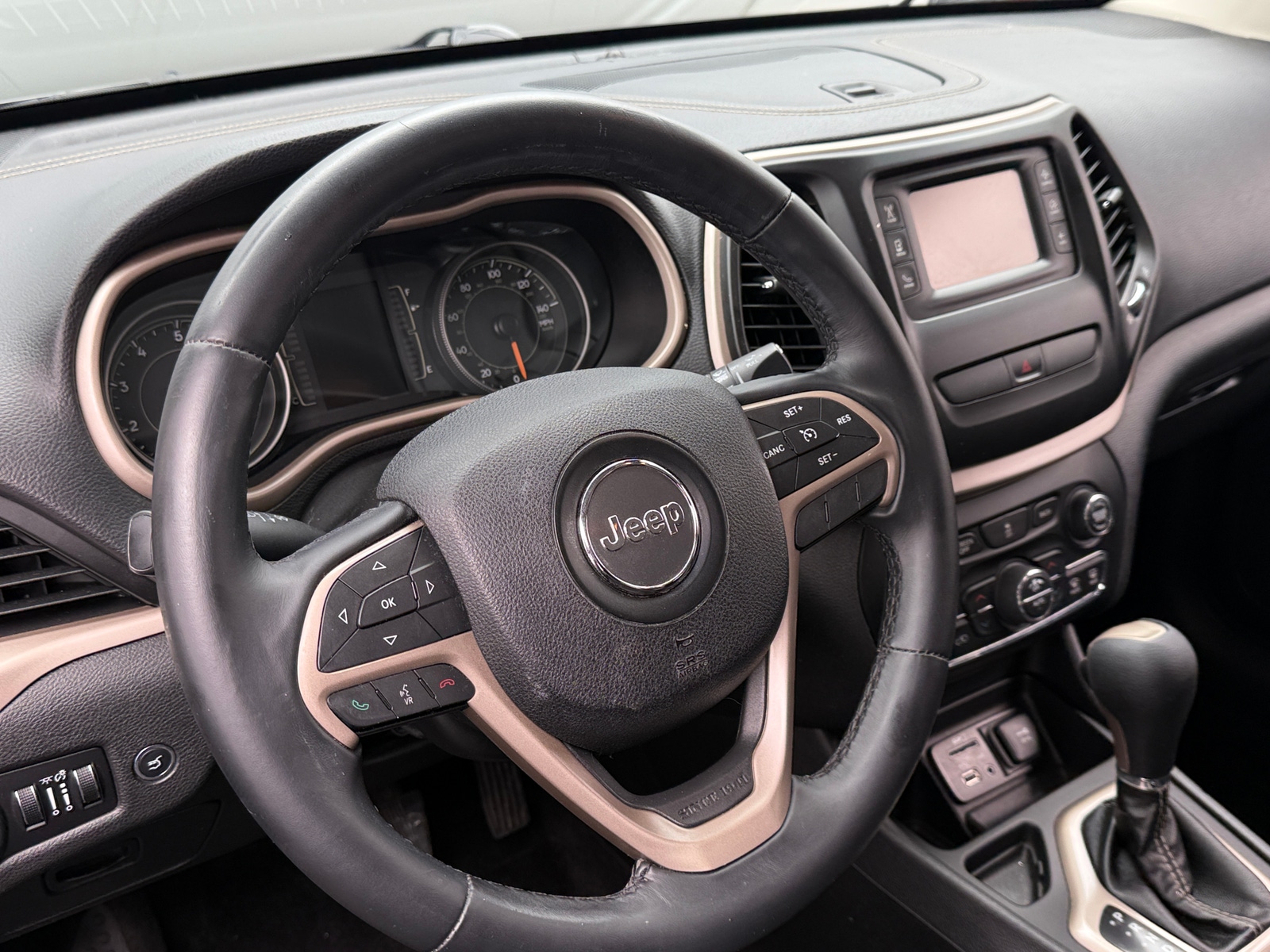 Thumbnail: 2017 Jeep Cherokee - 5