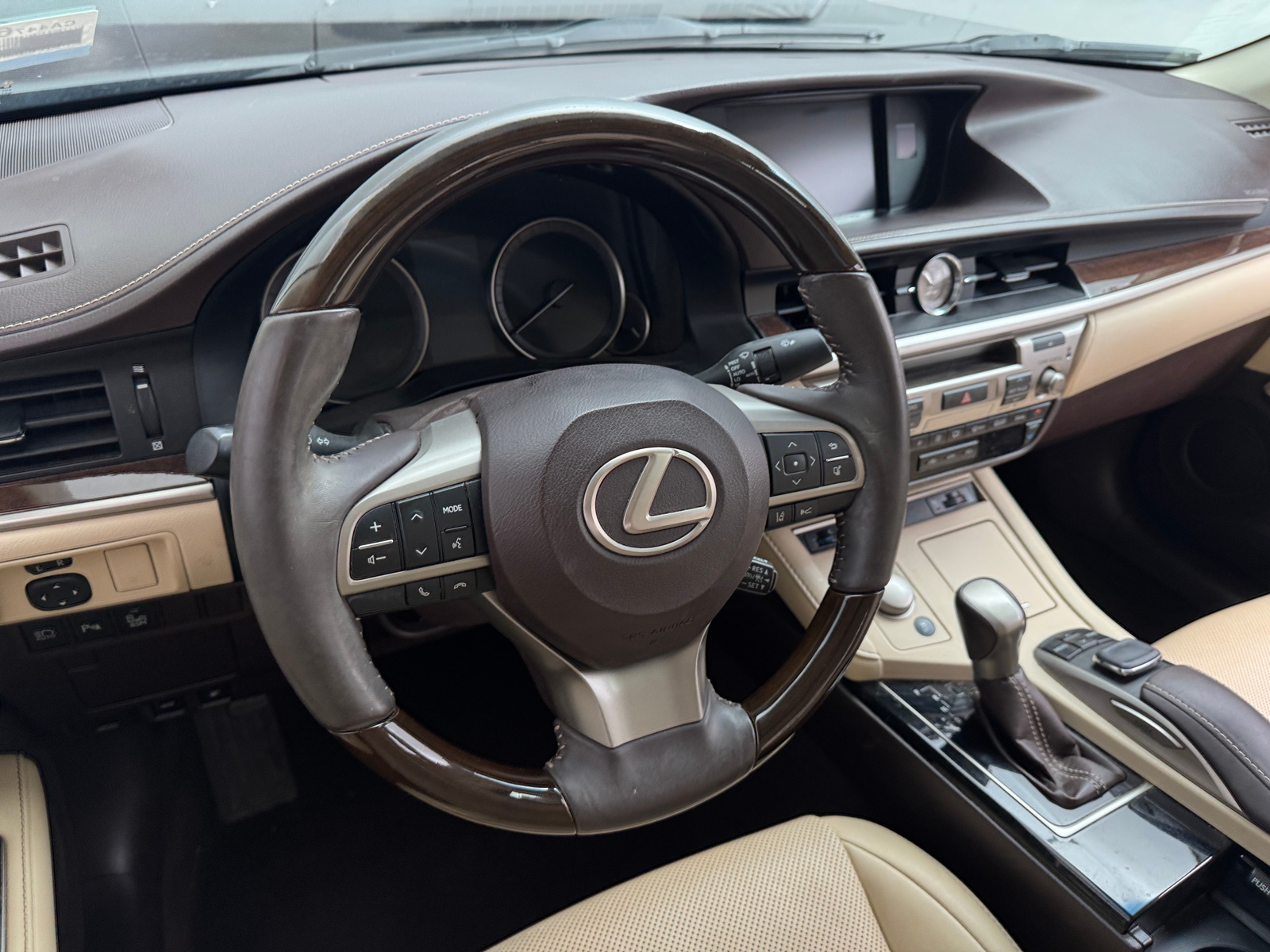 Thumbnail: 2016 Lexus ES - 4