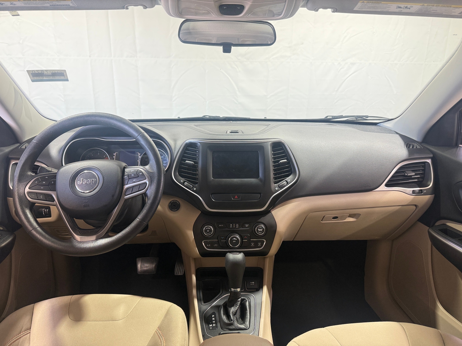 Thumbnail: 2019 Jeep Cherokee - 3