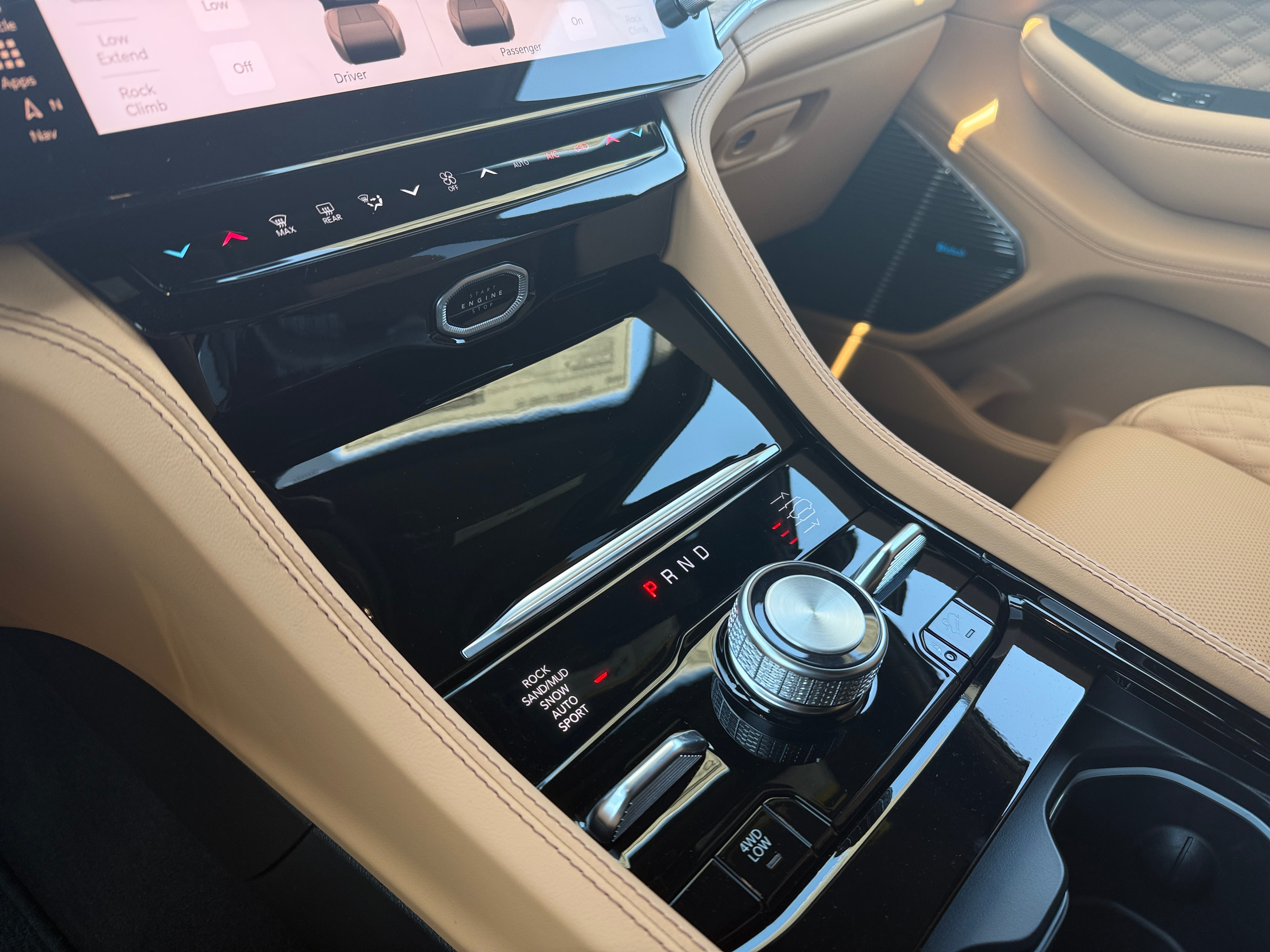 2026 Jeep Grand Cherokee L Summit 4x4's photo