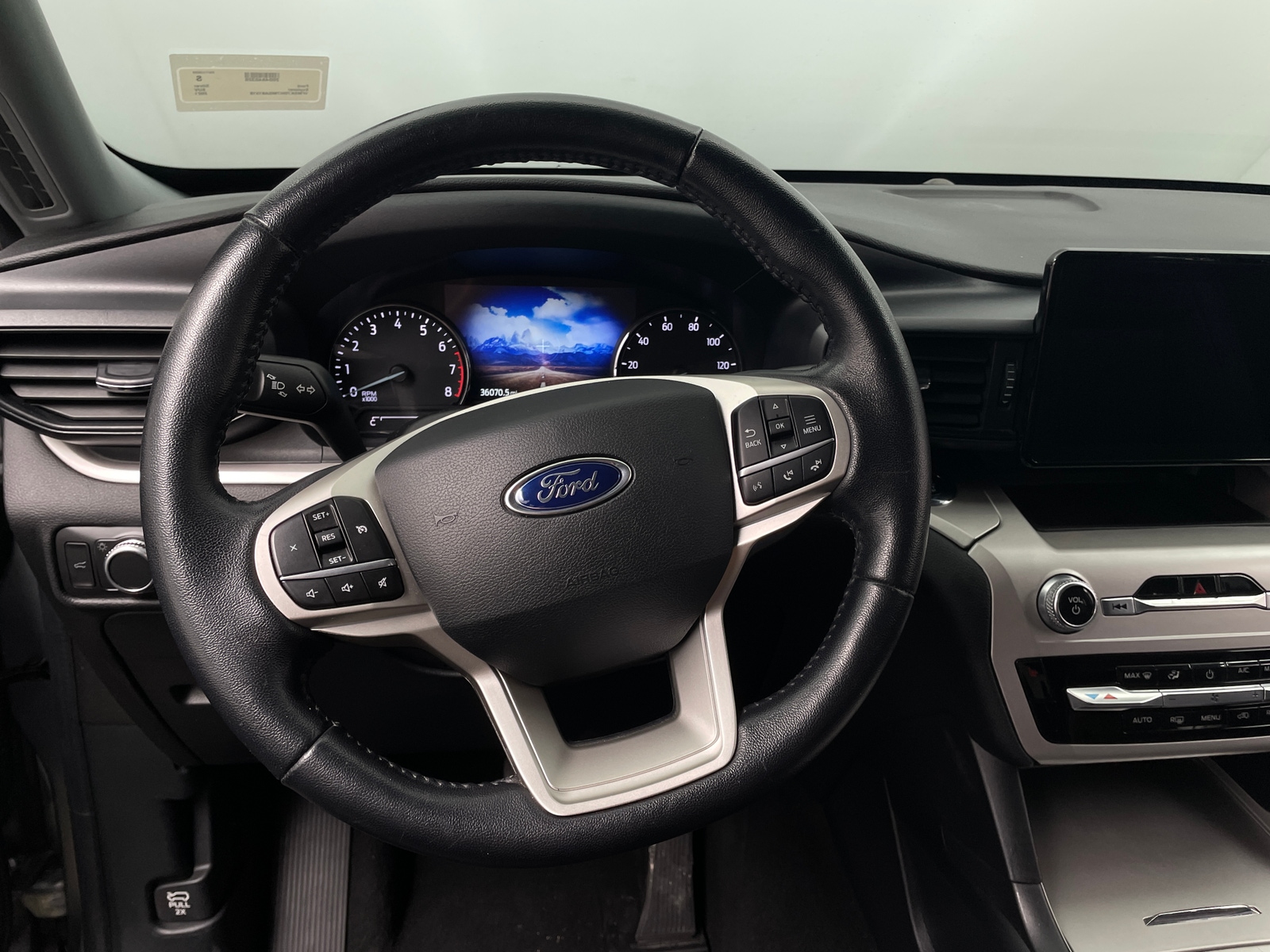 Thumbnail: 2021 Ford Explorer - 5