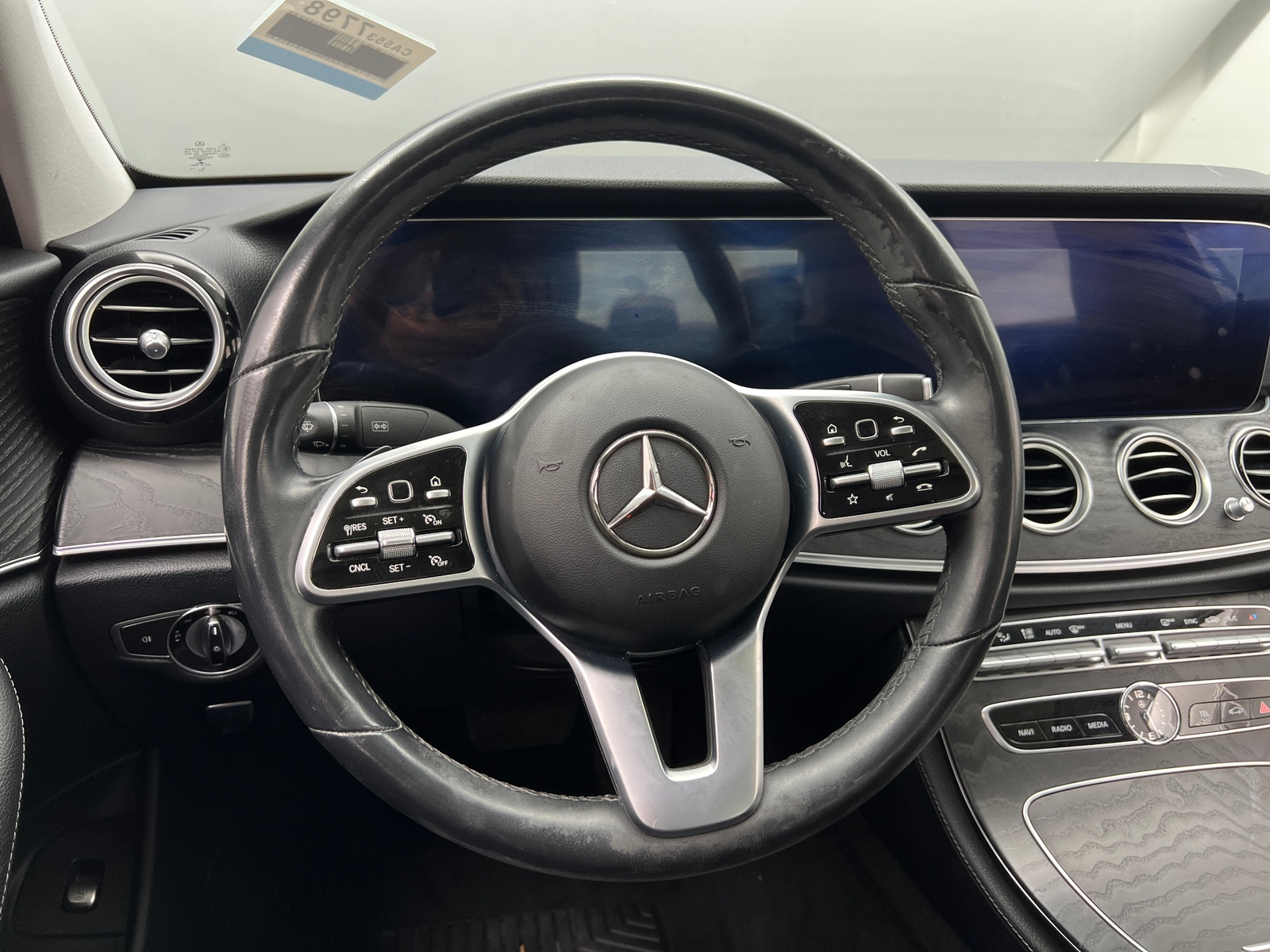Thumbnail: 2019 Mercedes-Benz E-Class - 4
