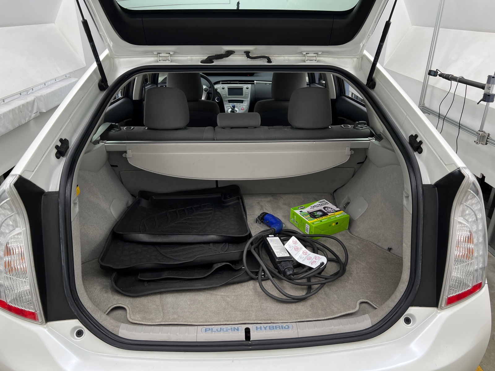 Thumbnail: 2013 Toyota Prius - 7