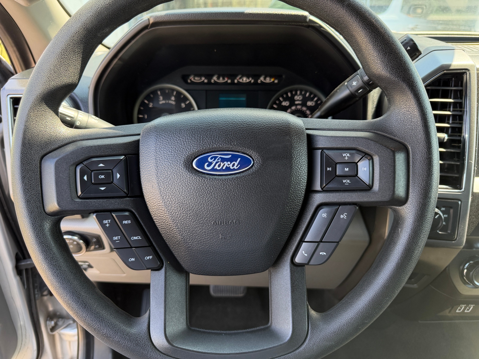 Thumbnail: 2019 Ford Econoline - 5