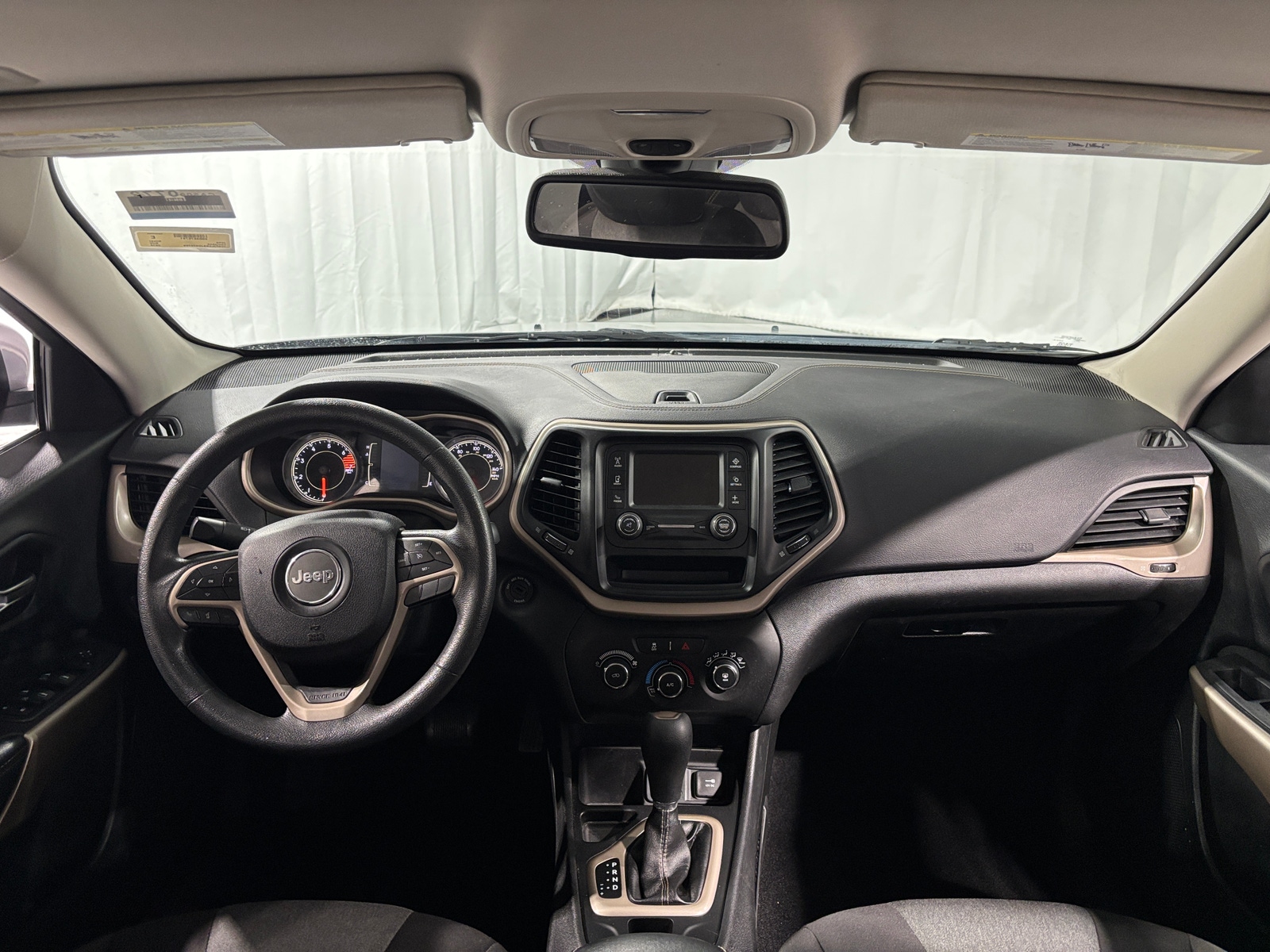 Thumbnail: 2018 Jeep Cherokee - 3