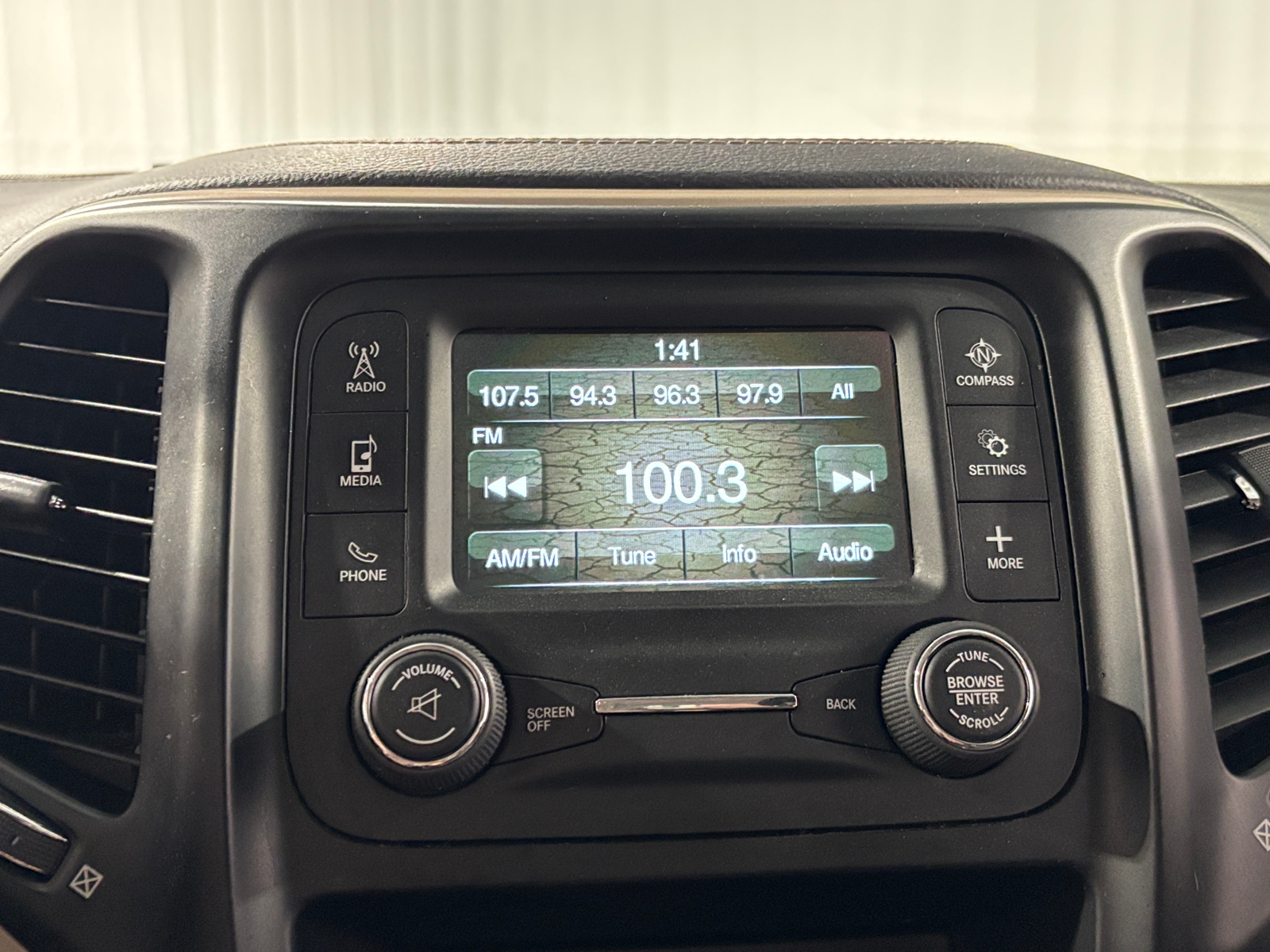 Thumbnail: 2018 Jeep Cherokee - 4