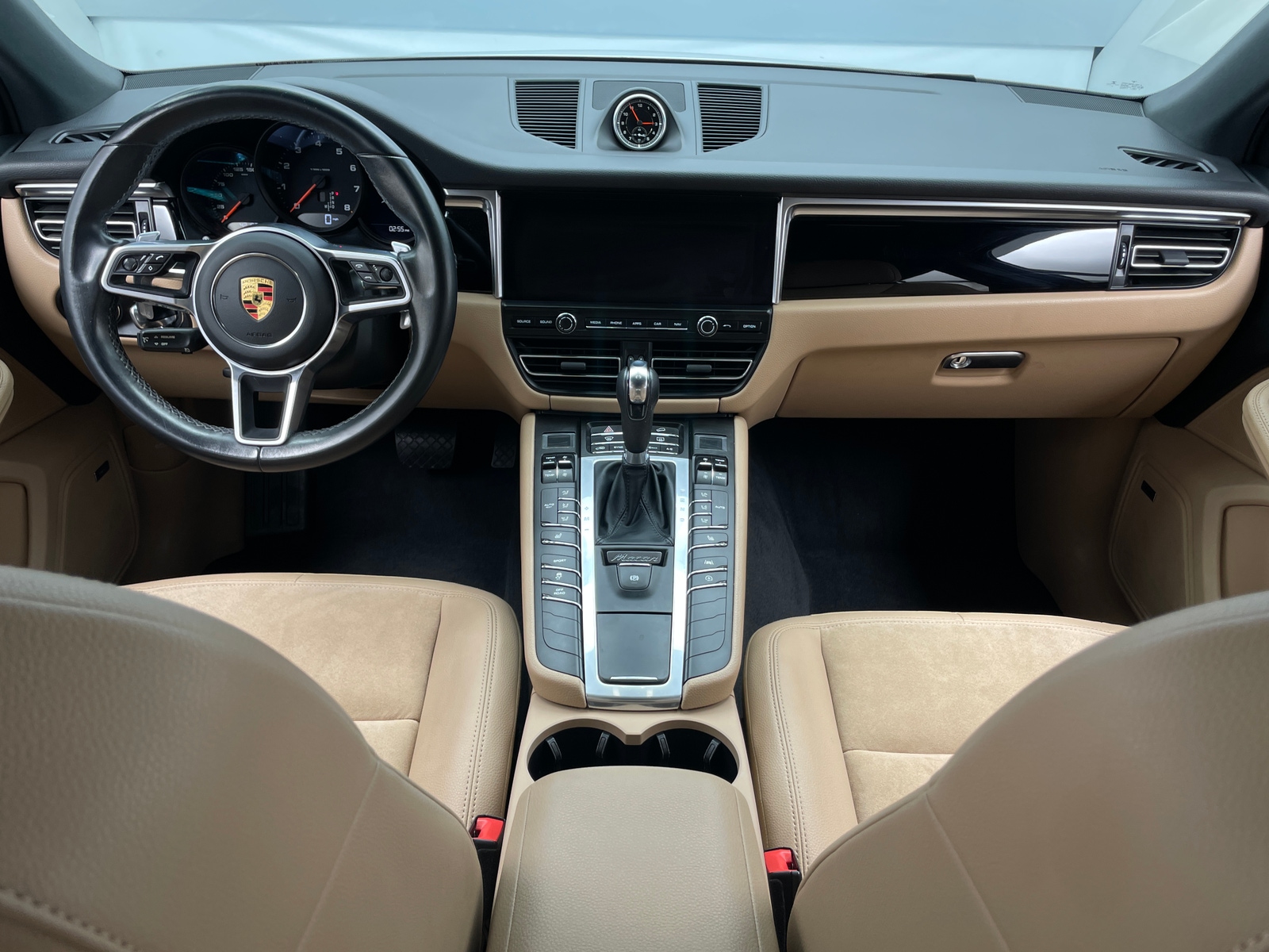 Thumbnail: 2021 Porsche Macan - 2