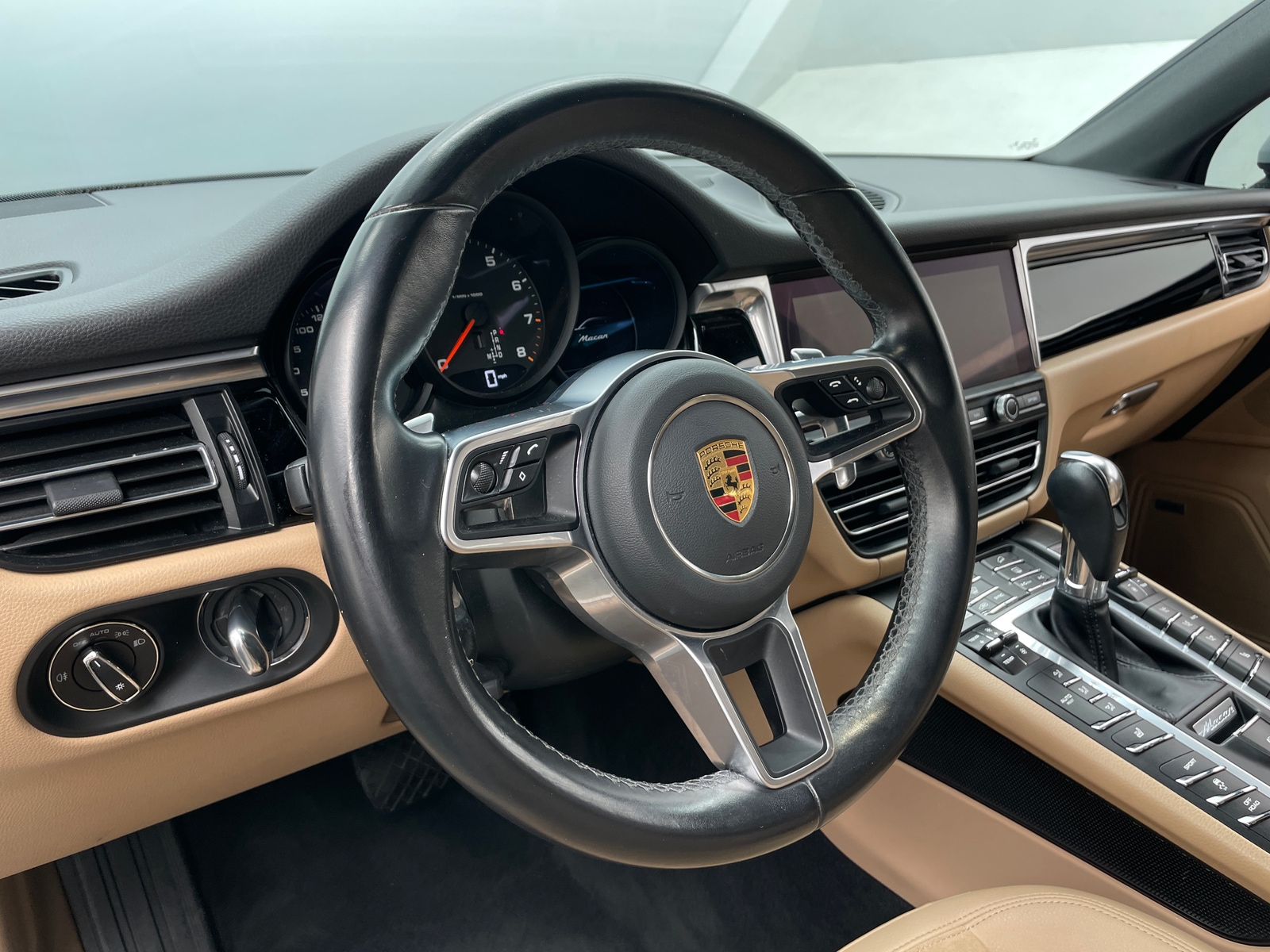 Thumbnail: 2021 Porsche Macan - 4