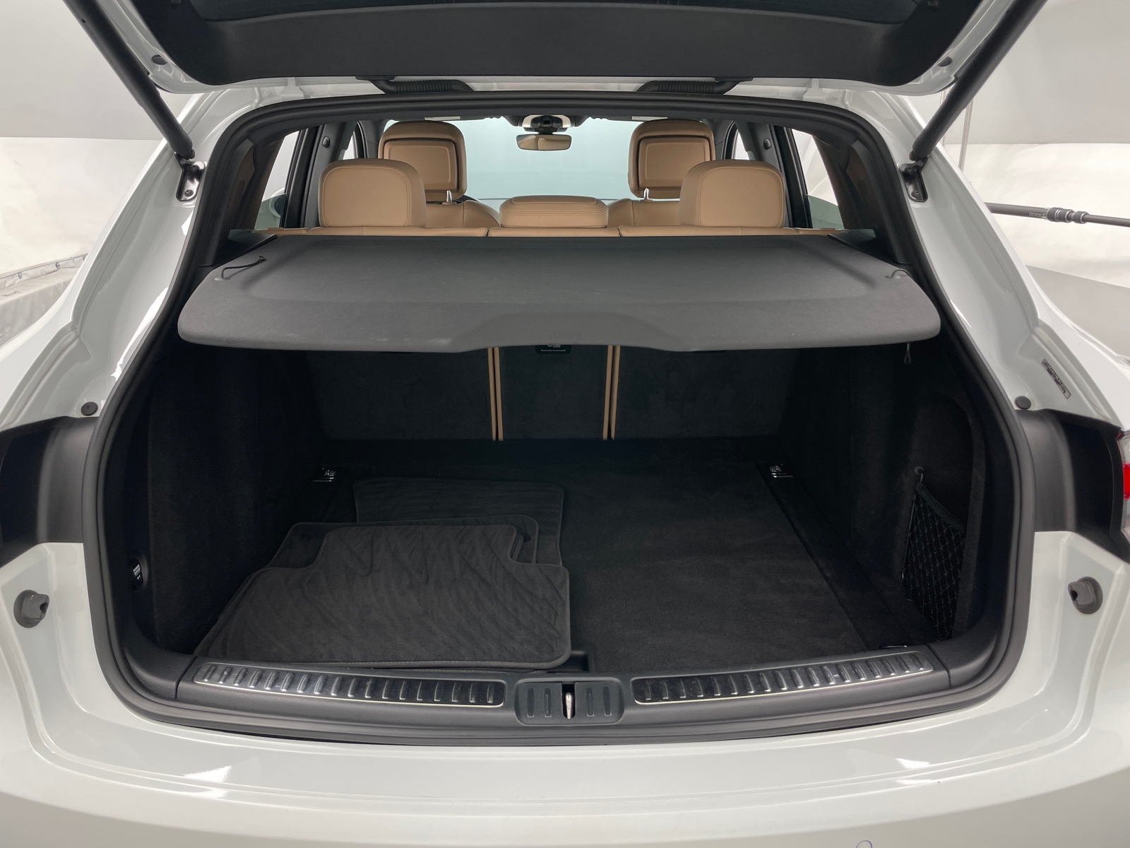 Thumbnail: 2021 Porsche Macan - 6
