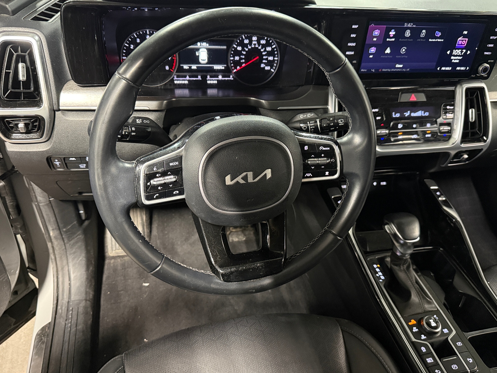 Thumbnail: 2022 Kia Sorento - 4