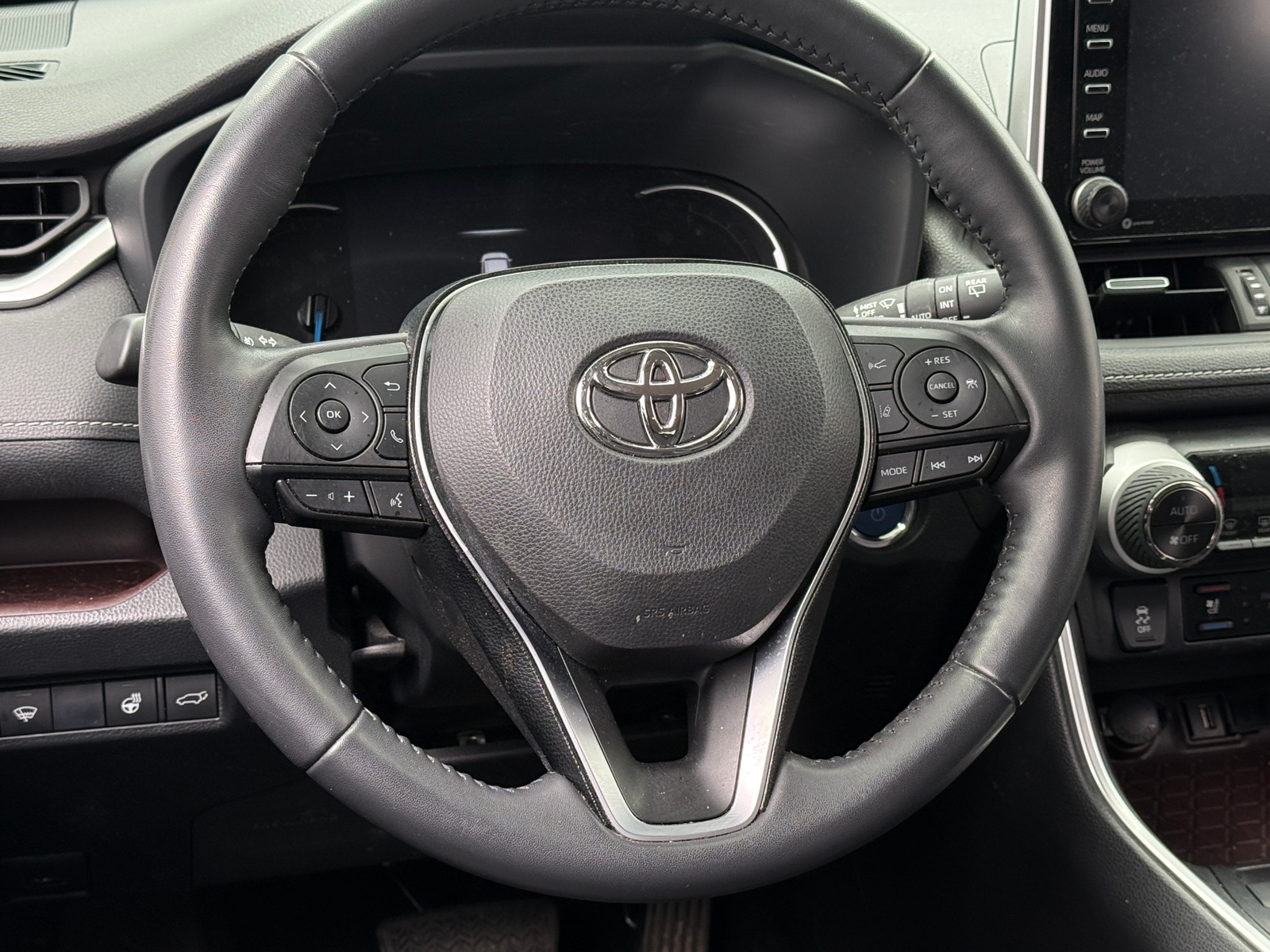 Thumbnail: 2020 Toyota RAV4 - 4