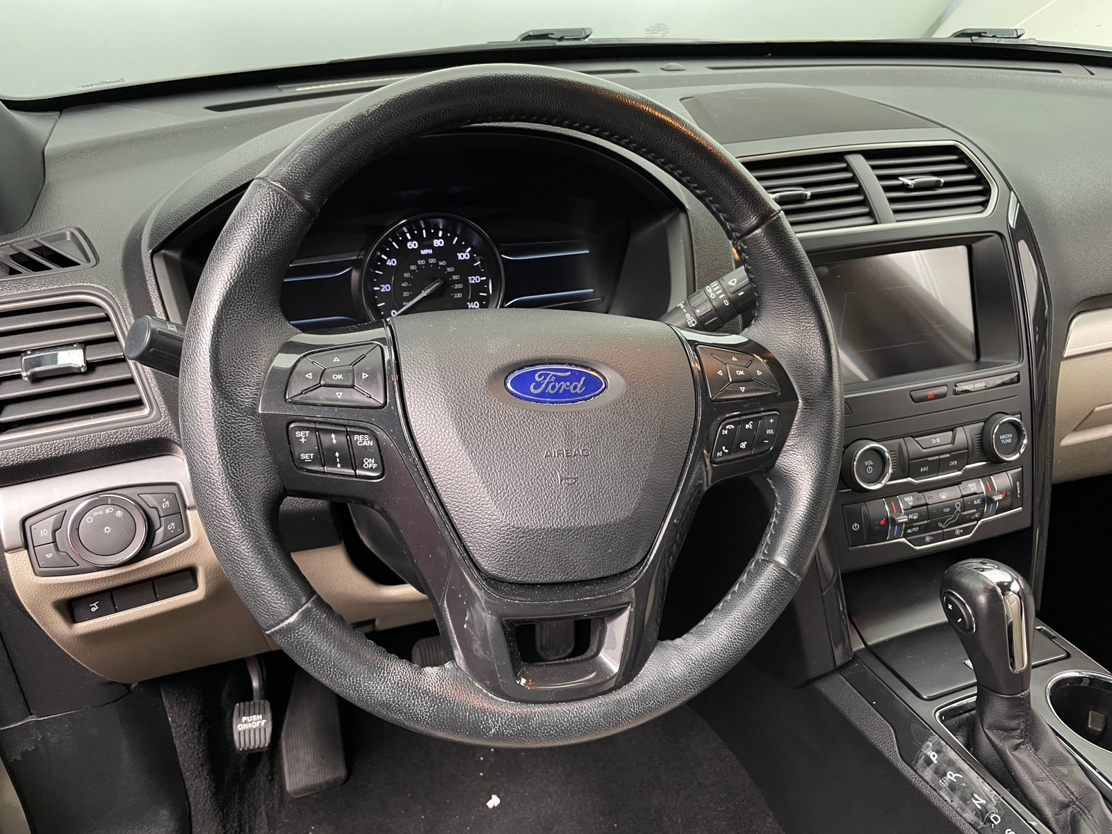 Thumbnail: 2019 Ford Explorer - 5
