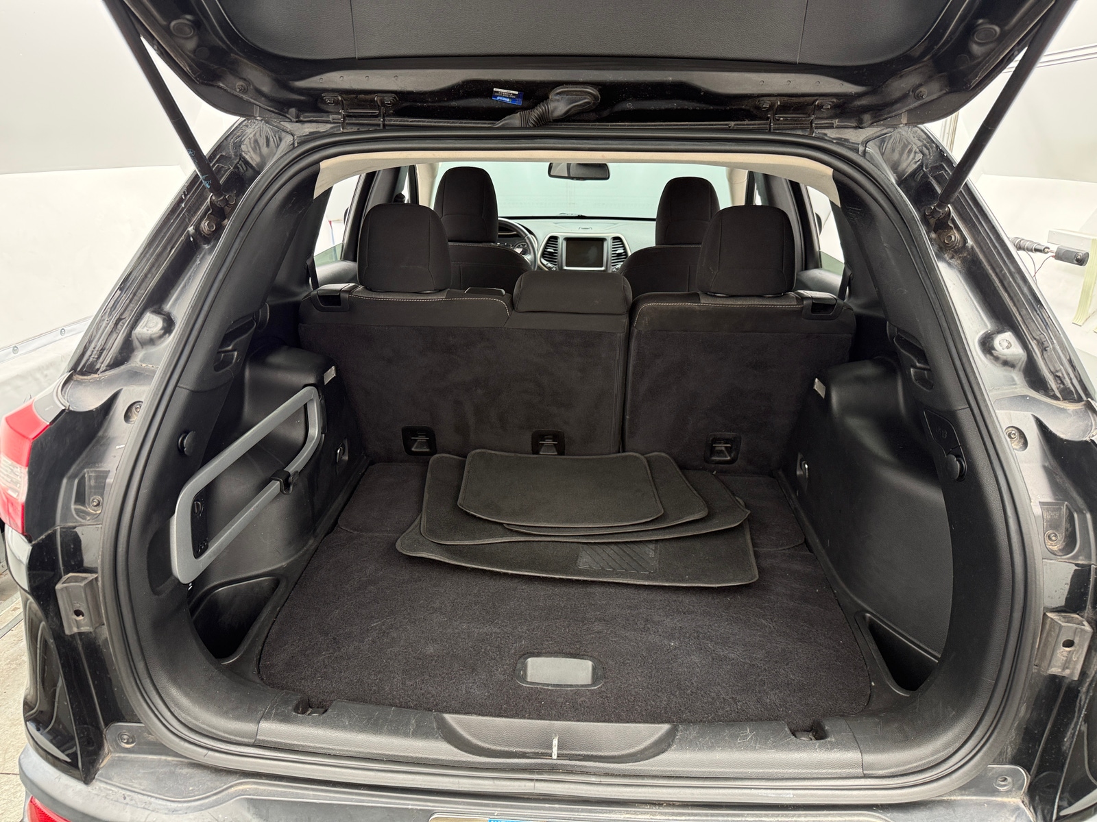 Thumbnail: 2014 Jeep Cherokee - 7