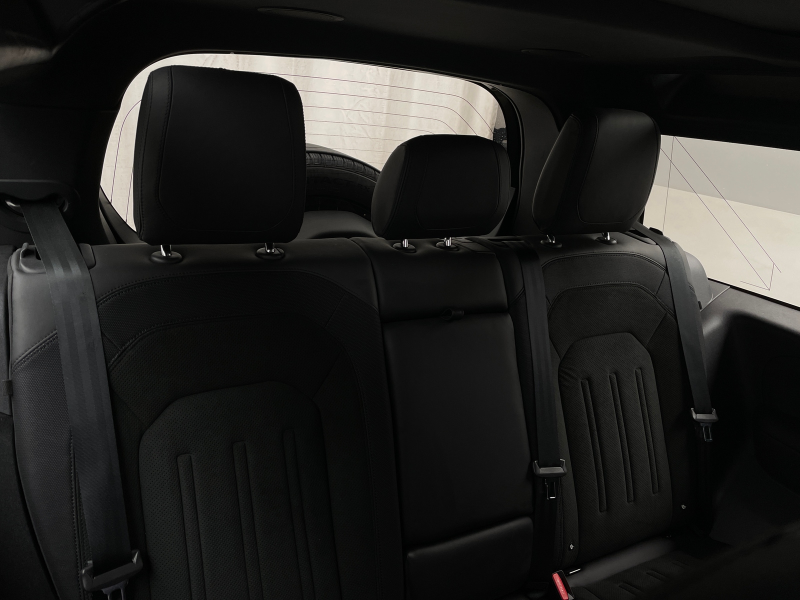 Thumbnail: 2023 Land Rover Defender - 6