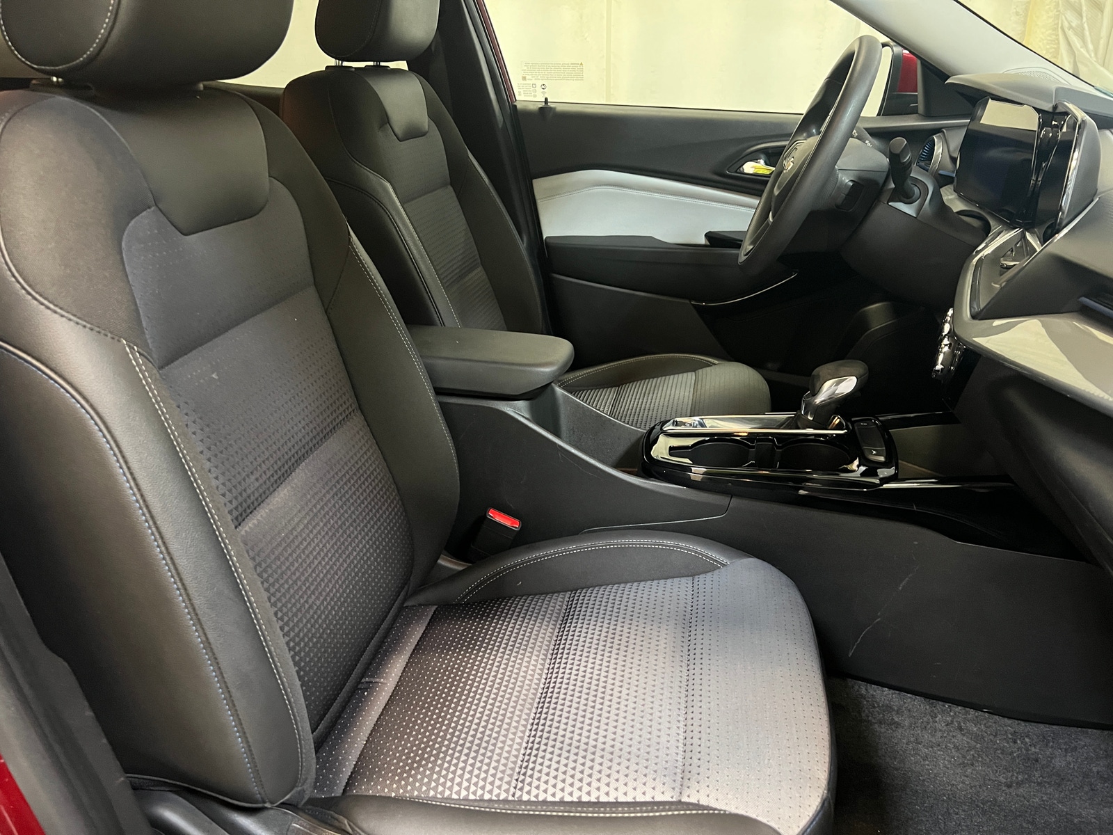 Thumbnail: 2025 Chevrolet Trax - 2