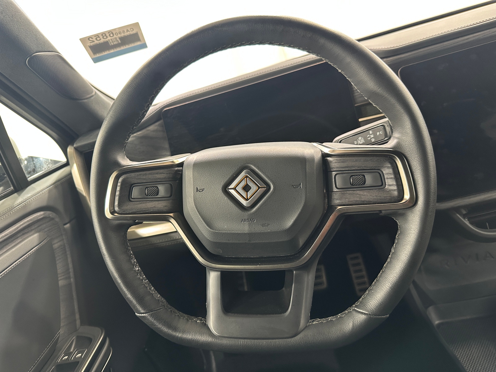 Thumbnail: 2024 Rivian R1S - 4