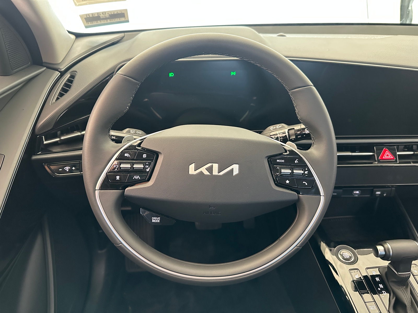 Thumbnail: 2025 Kia Niro - 5