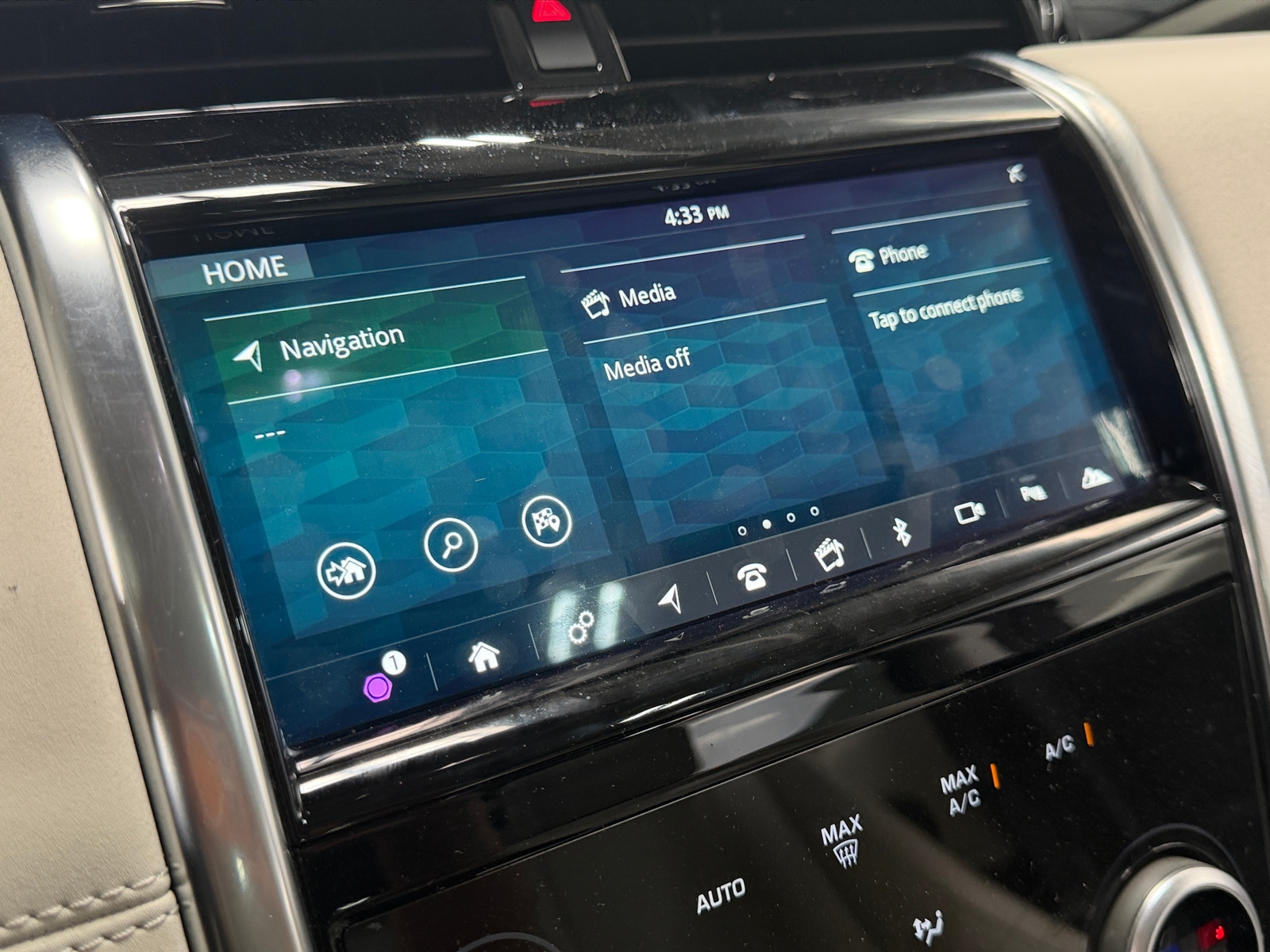 Thumbnail: 2020 Land Rover Discovery Sport - 3