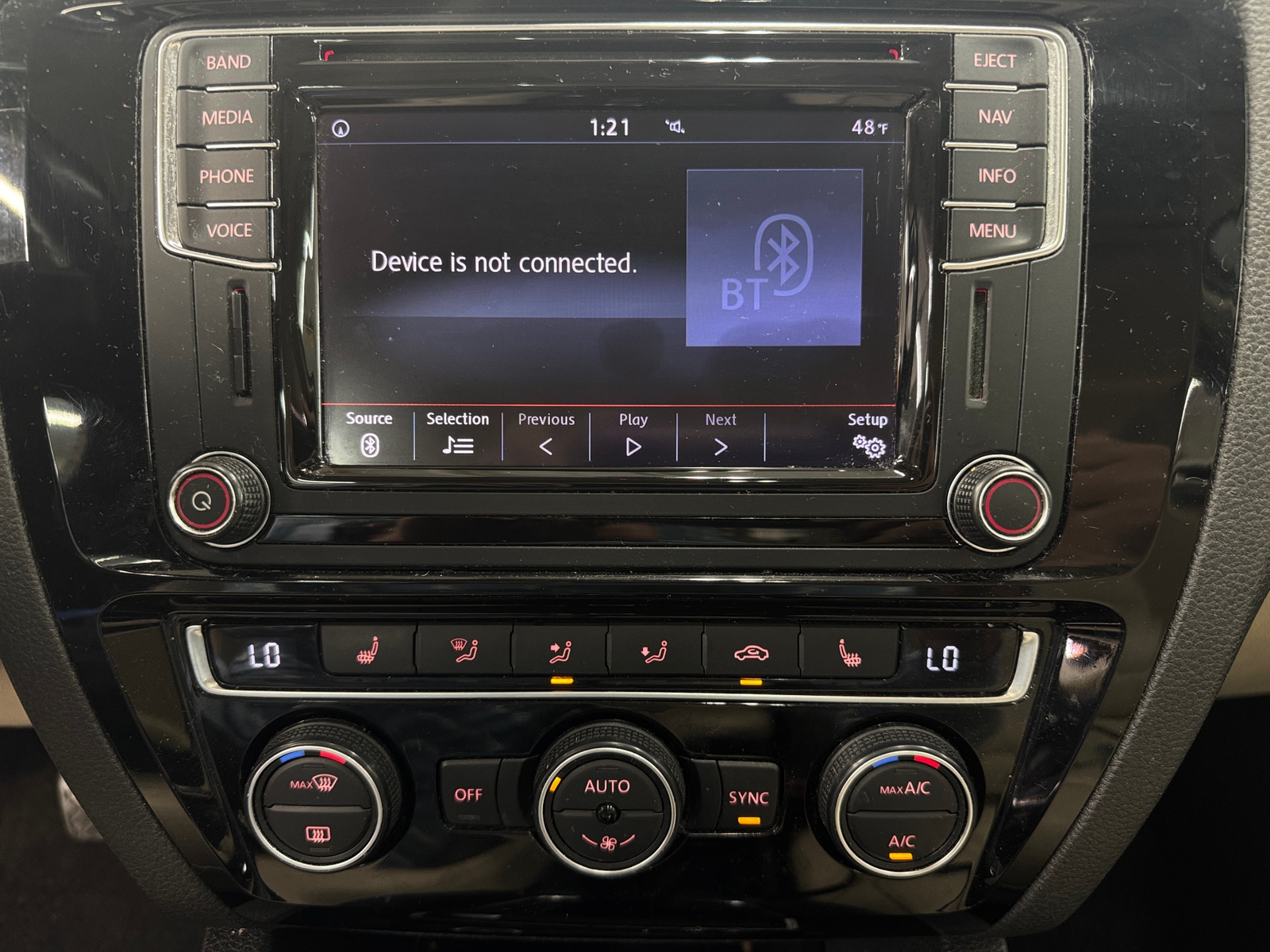 Thumbnail: 2017 Volkswagen Jetta - 3
