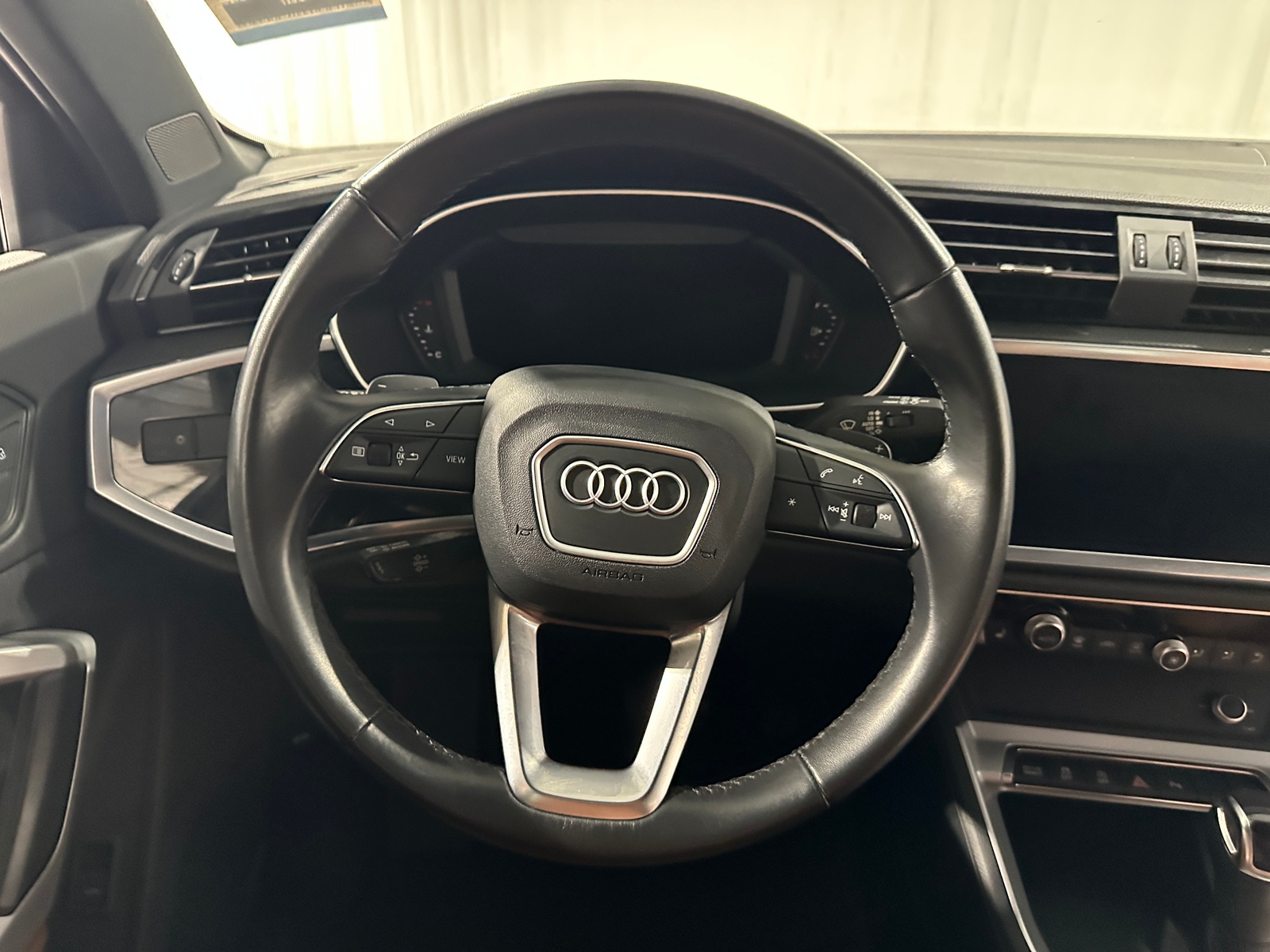 Thumbnail: 2022 Audi Q3 - 4
