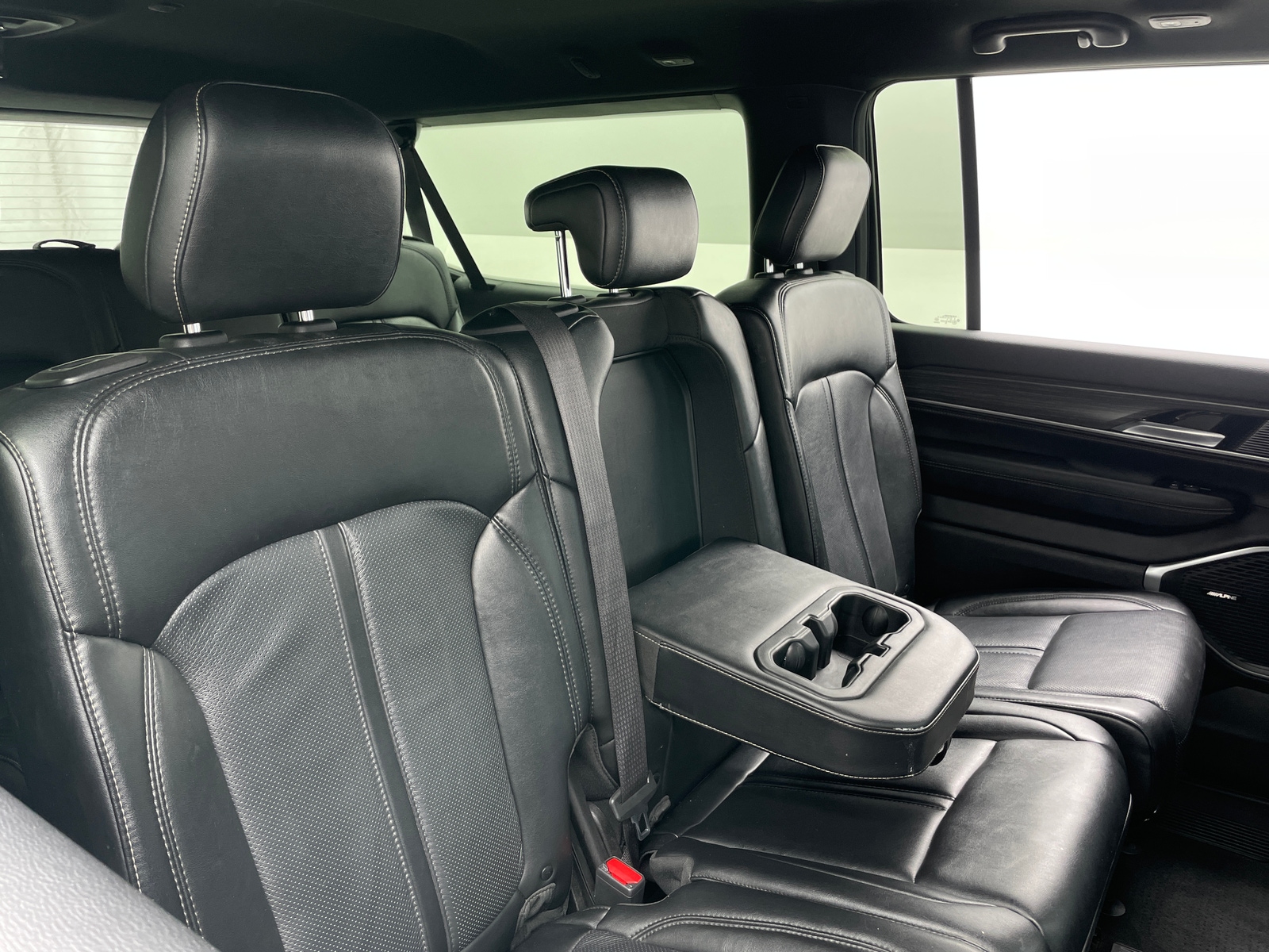 Thumbnail: 2024 Jeep Wagoneer - 5
