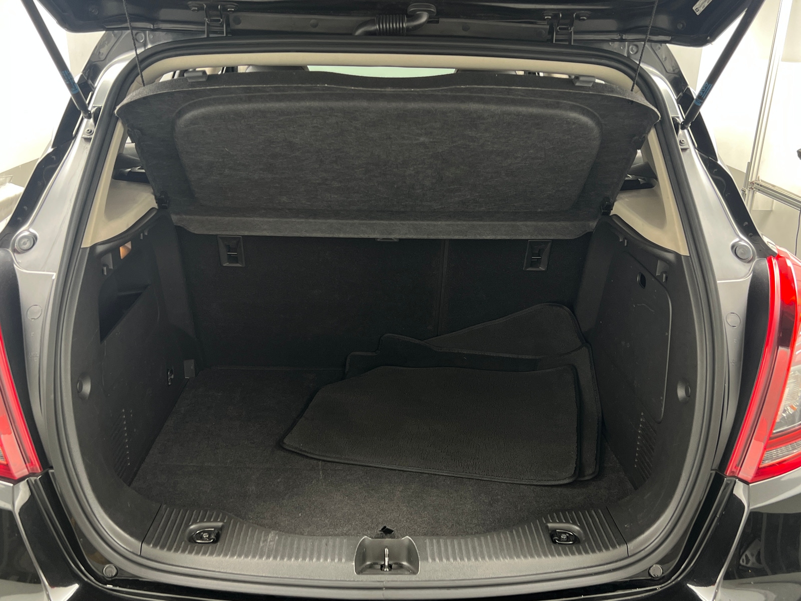 Thumbnail: 2019 Buick Encore - 6