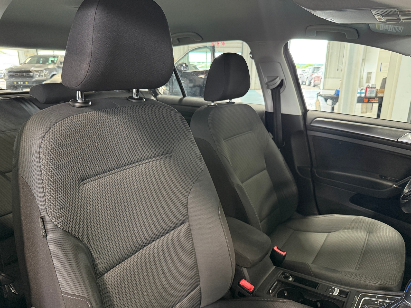 Thumbnail: 2019 Volkswagen e-Golf - 2