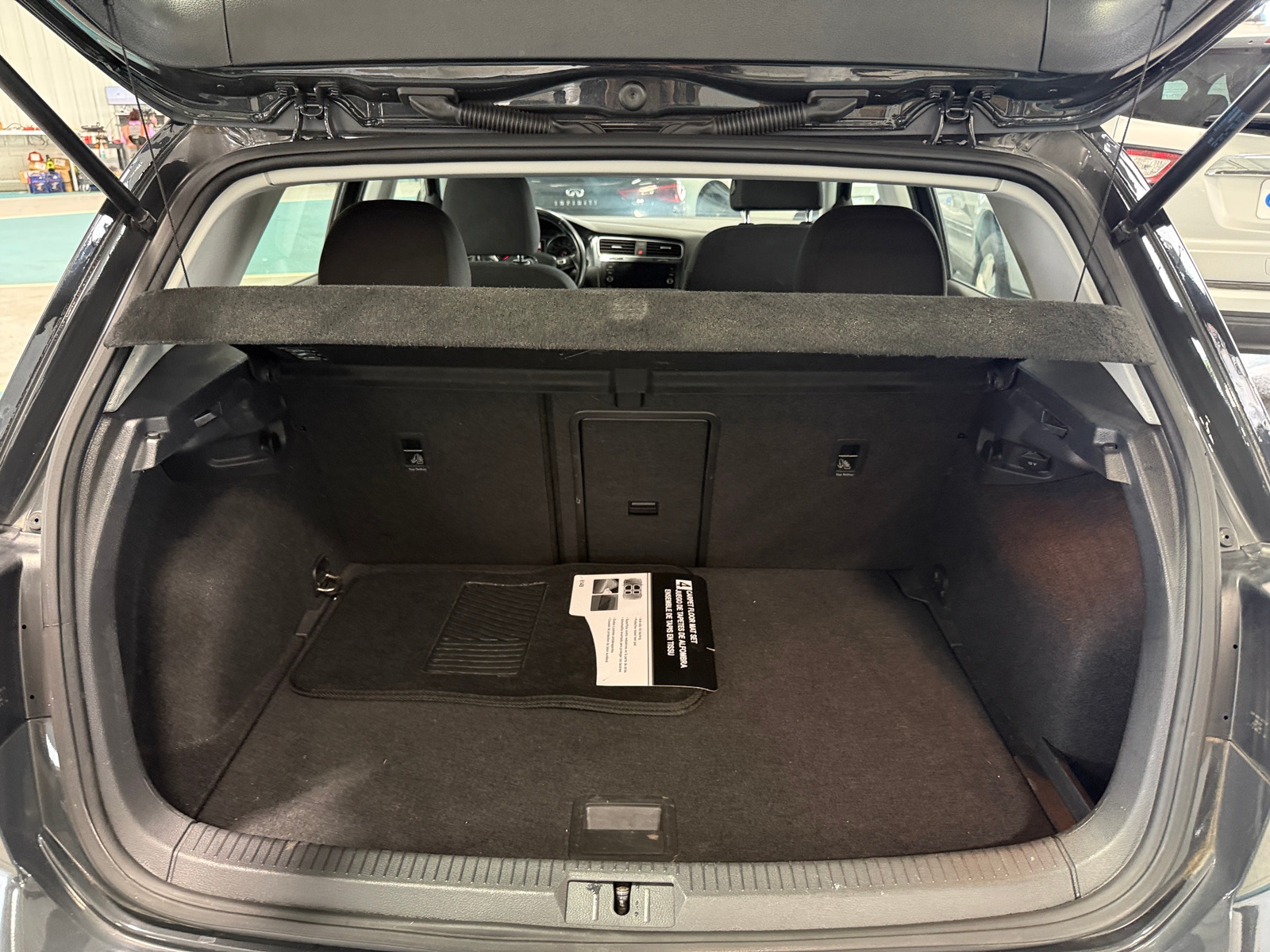 Thumbnail: 2019 Volkswagen e-Golf - 7