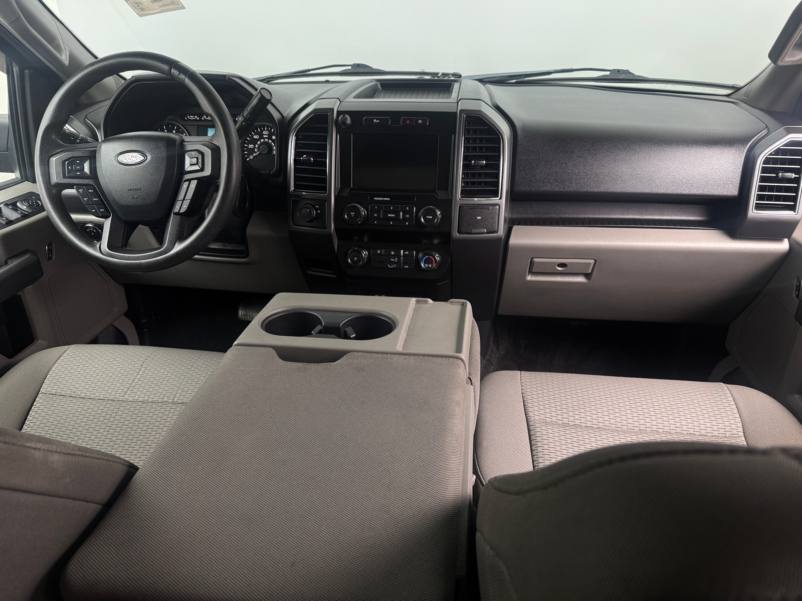 Thumbnail: 2019 Ford Econoline - 3