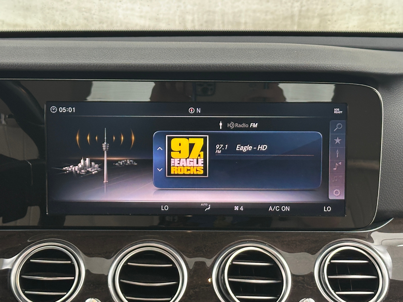 Thumbnail: 2018 Mercedes-Benz E-Class - 3