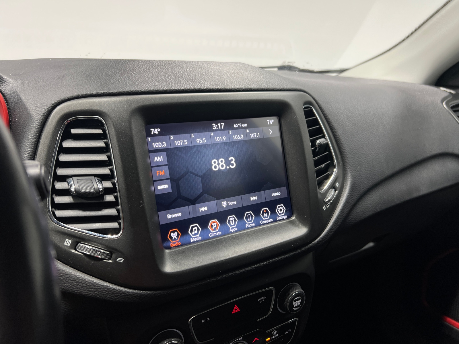 Thumbnail: 2019 Jeep Compass - 4