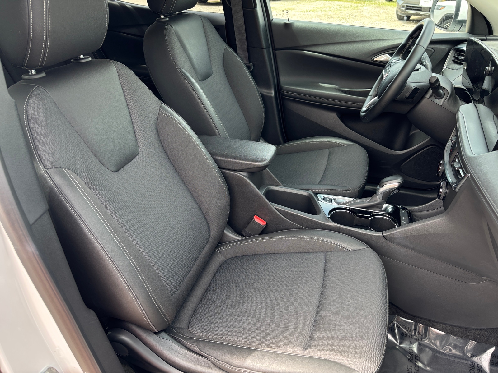 Thumbnail: 2025 Buick Encore GX - 2