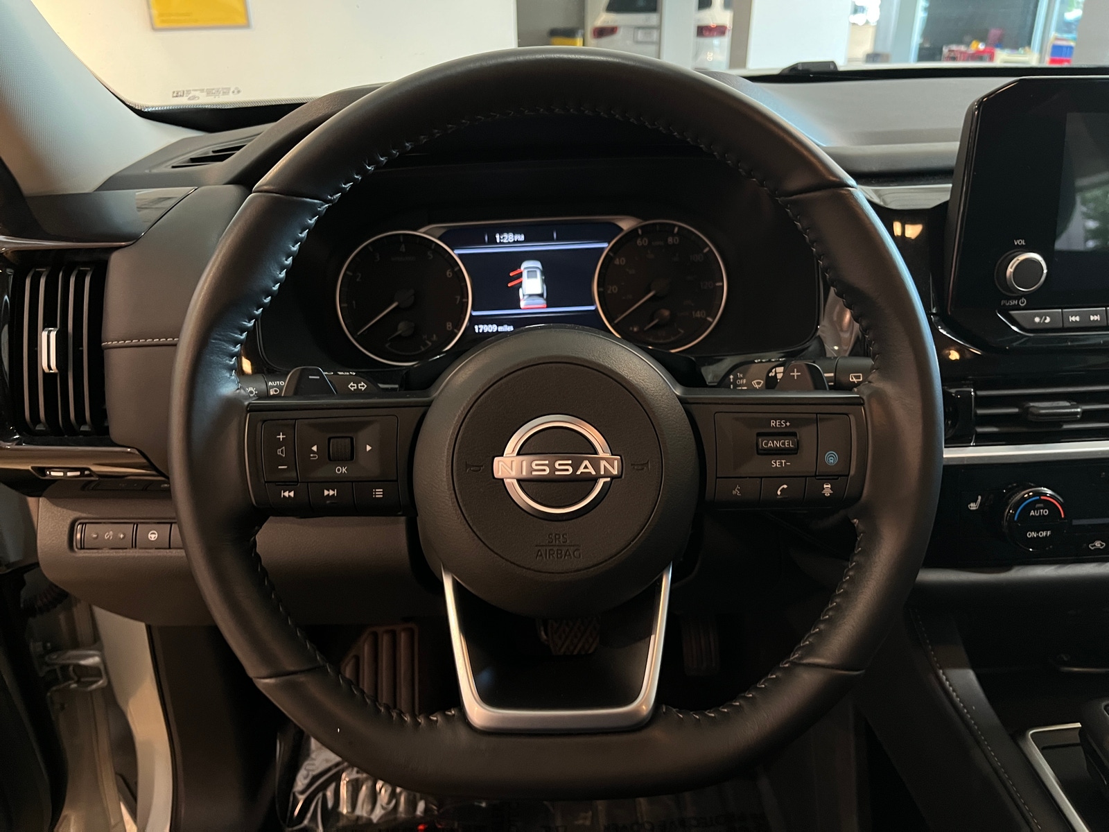 Thumbnail: 2025 Nissan Pathfinder - 5