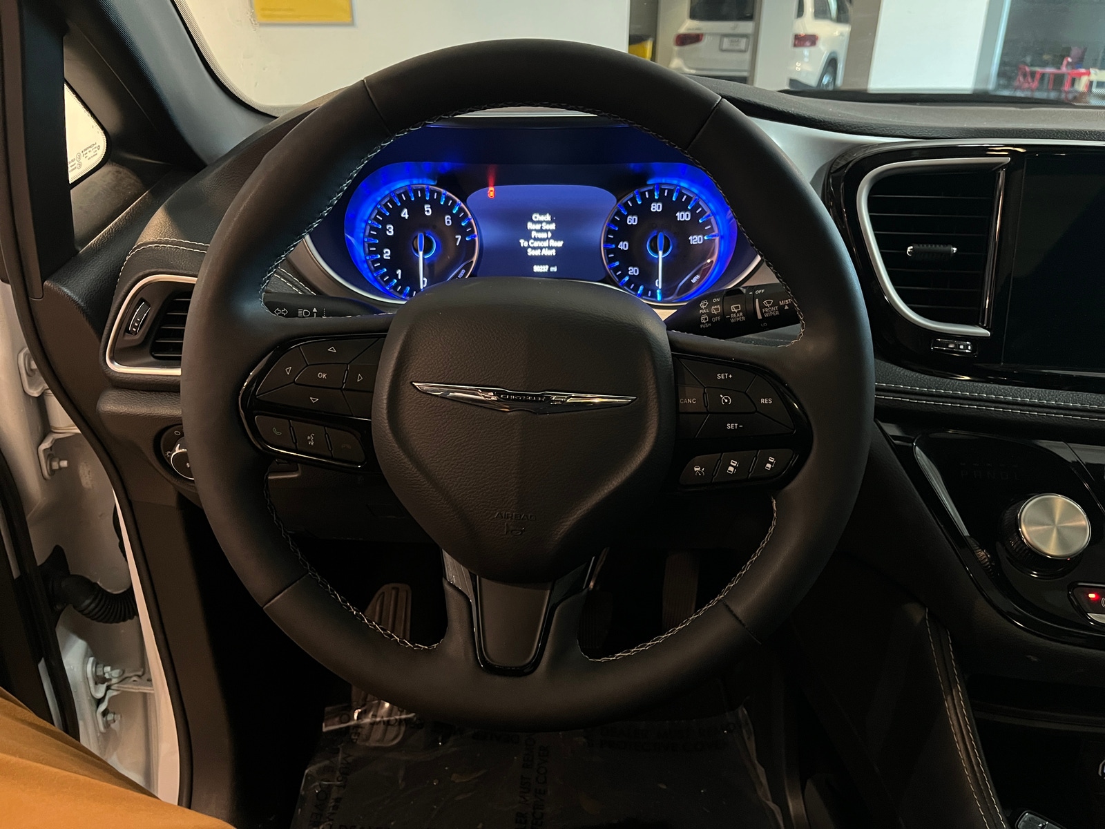 Thumbnail: 2025 Chrysler Pacifica - 5