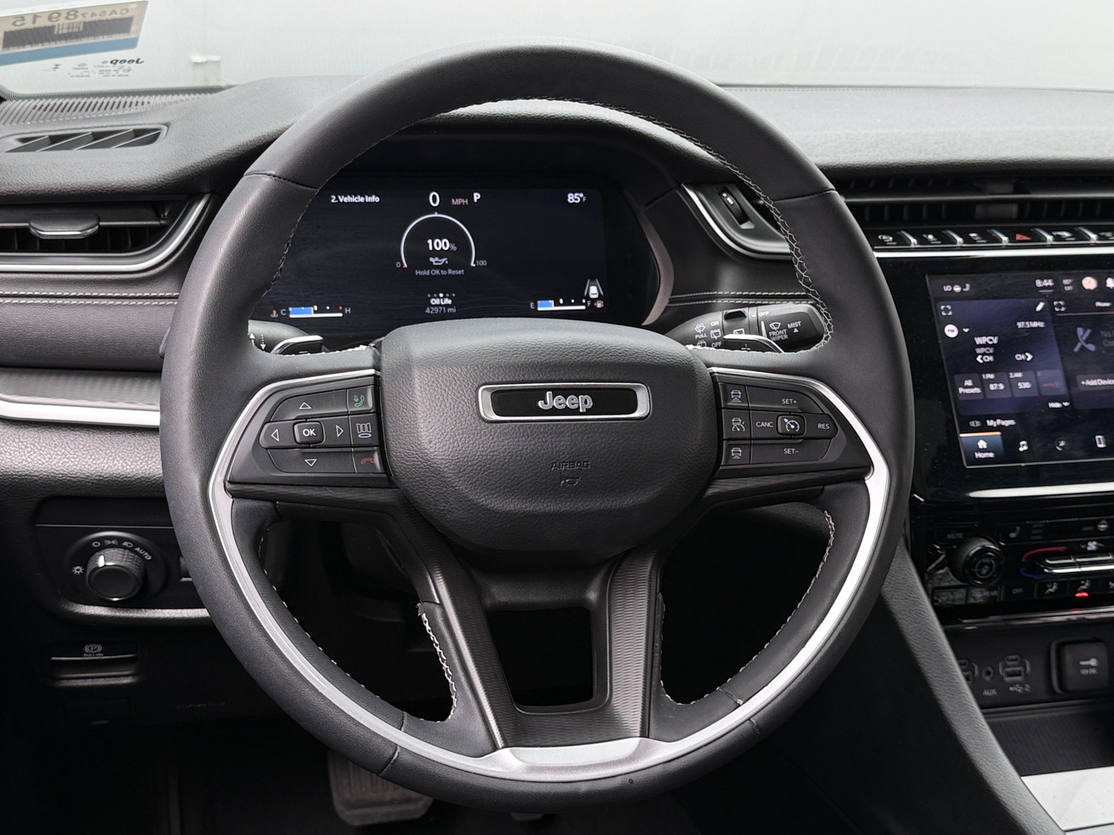 Thumbnail: 2023 Jeep Grand Cherokee L - 4