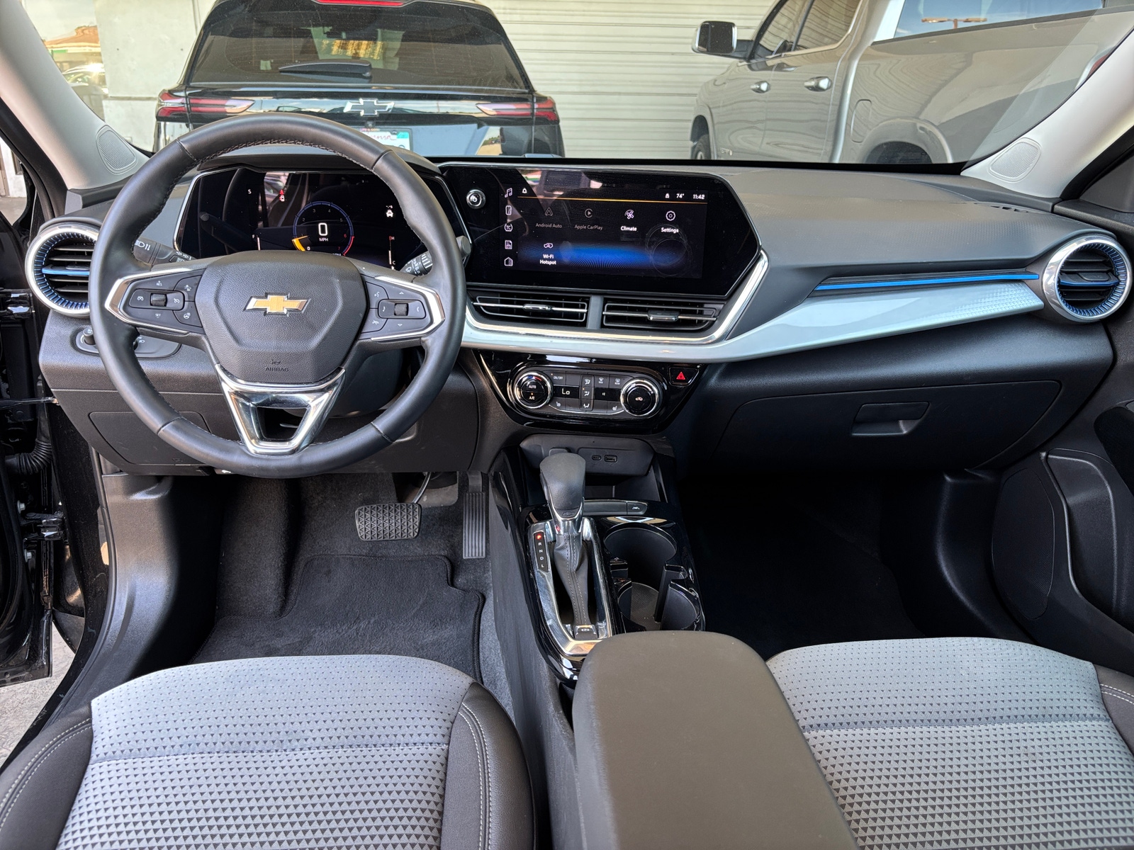 Thumbnail: 2025 Chevrolet Trax - 3