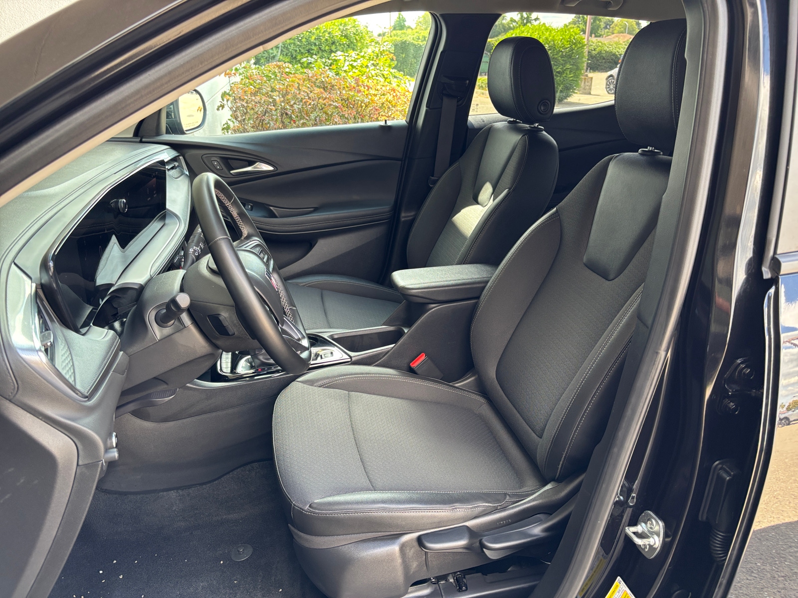 Thumbnail: 2025 Buick Encore GX - 2