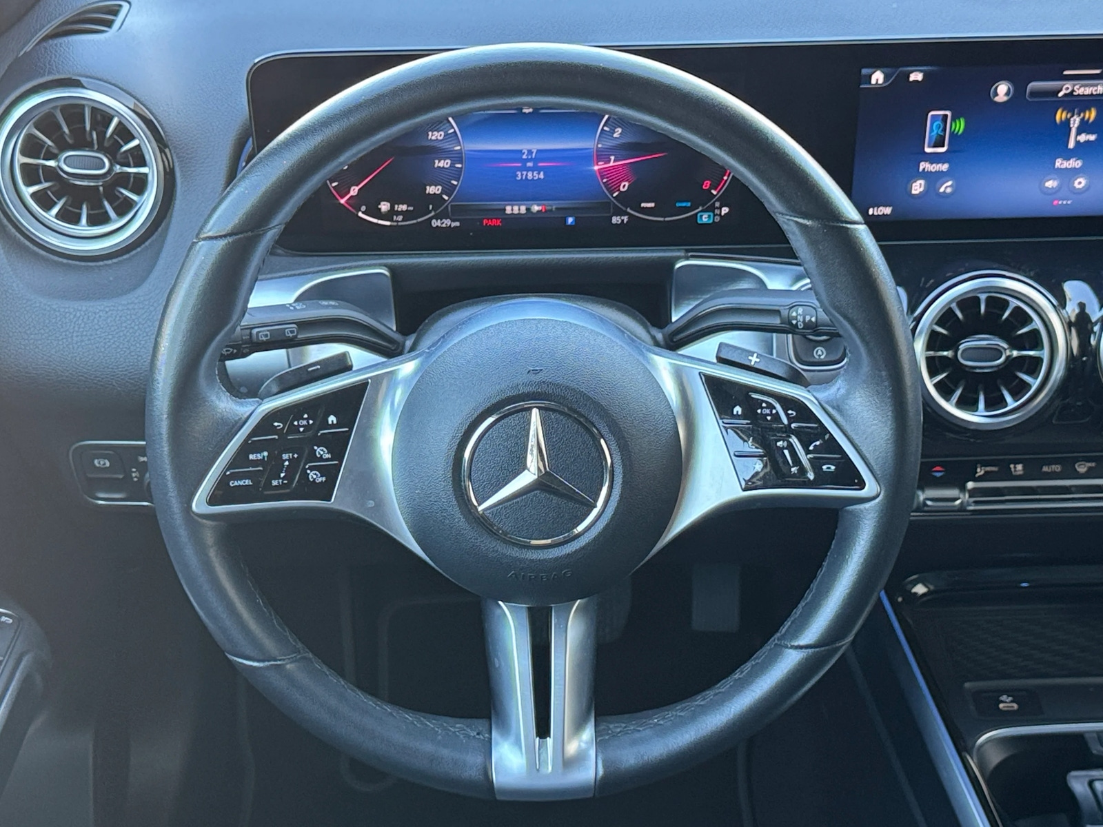 Thumbnail: 2025 Mercedes-Benz GLB - 4