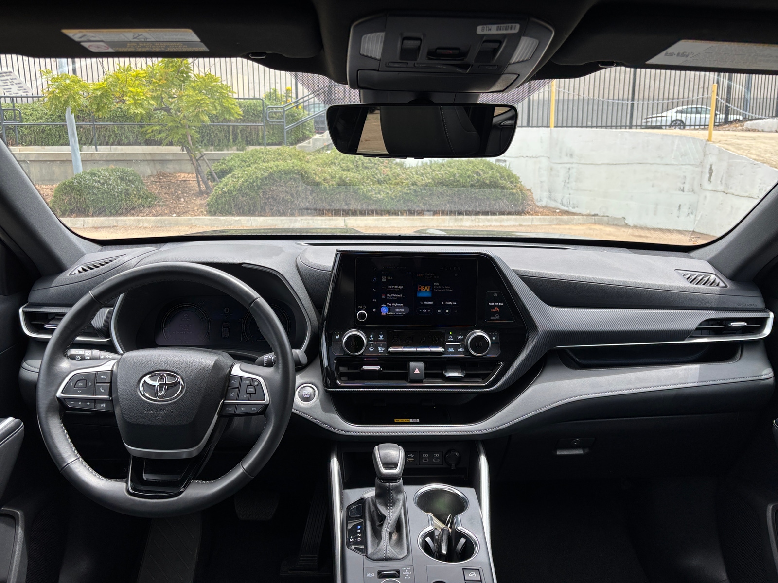 Thumbnail: 2025 Toyota Highlander - 3