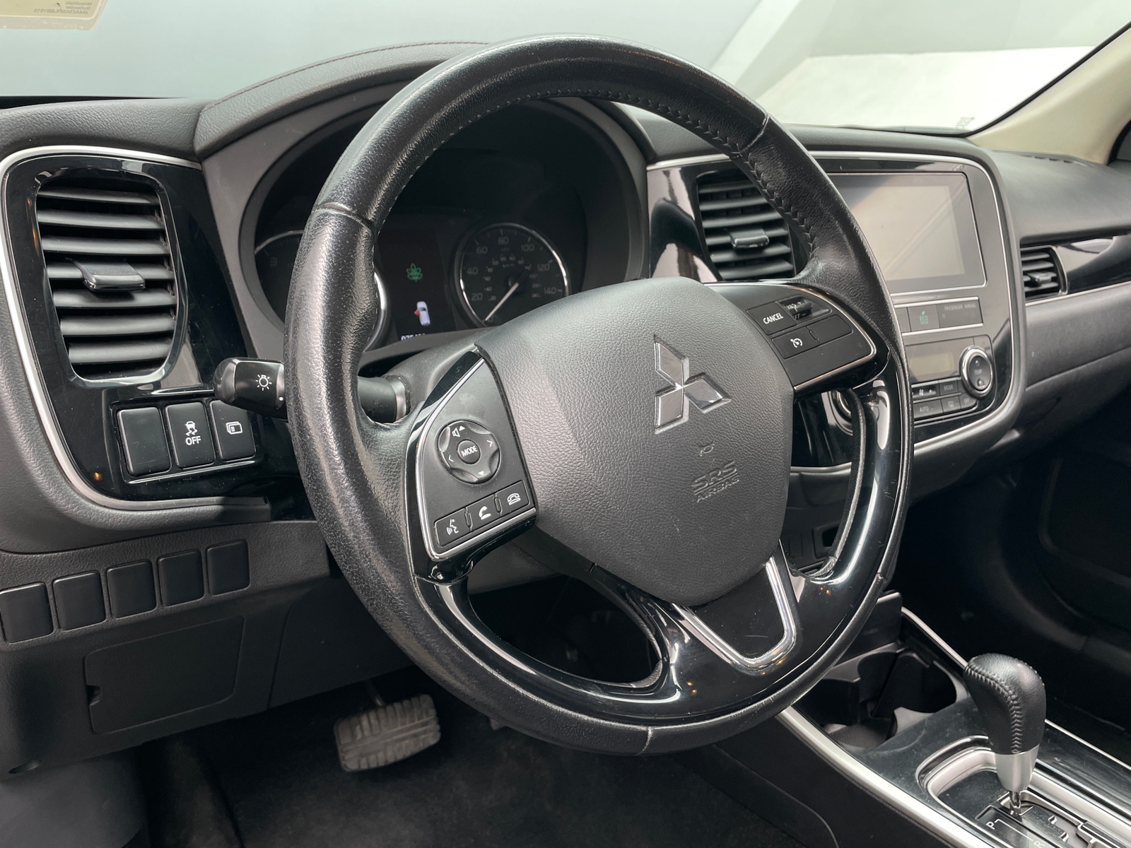 Thumbnail: 2019 Mitsubishi Outlander - 5