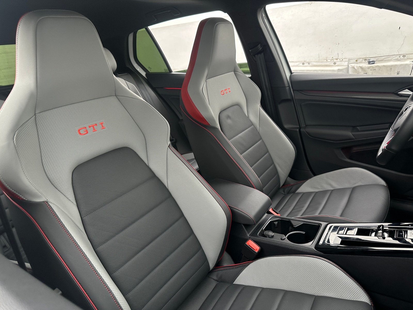 Thumbnail: 2024 Volkswagen Golf - 2