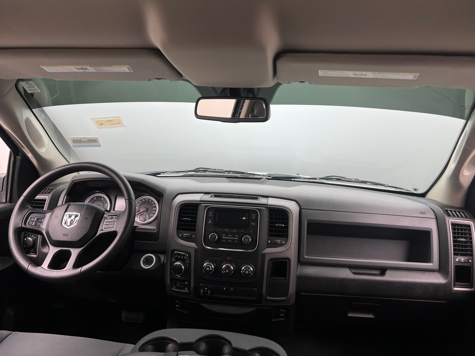 Thumbnail: 2019 RAM 1500 Classic - 3